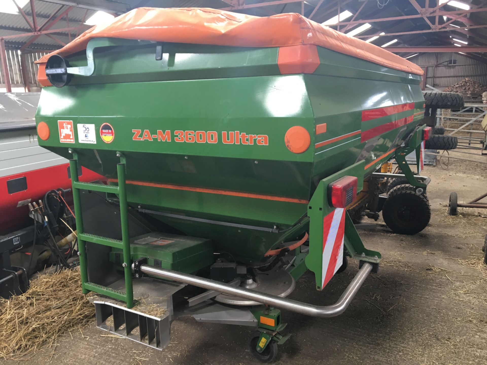 Amazone ZA-M 3600 Ultra Profis Hydro Fertilizer Spreader - Image 2 of 6