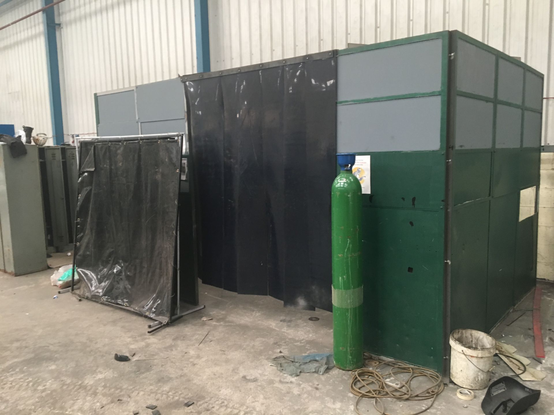 Pre-Fabricated Welding Bay and Welding Screens (2 off)