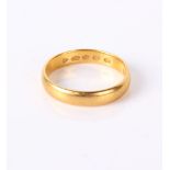 A 22ct gold wedding band, 3.8g