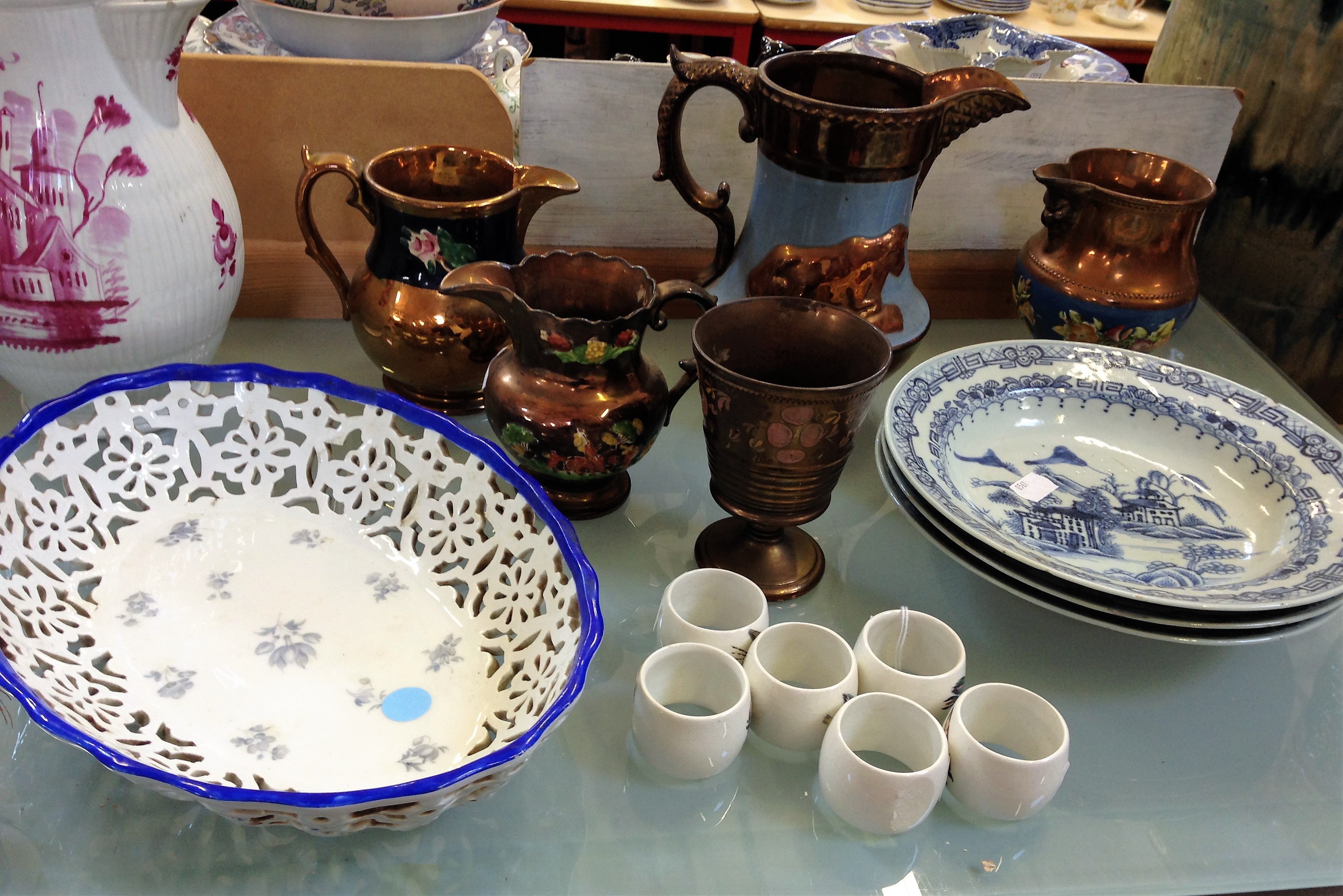 A mixed lot of assorted ceramics to include blue and white, copper lusterware and other items