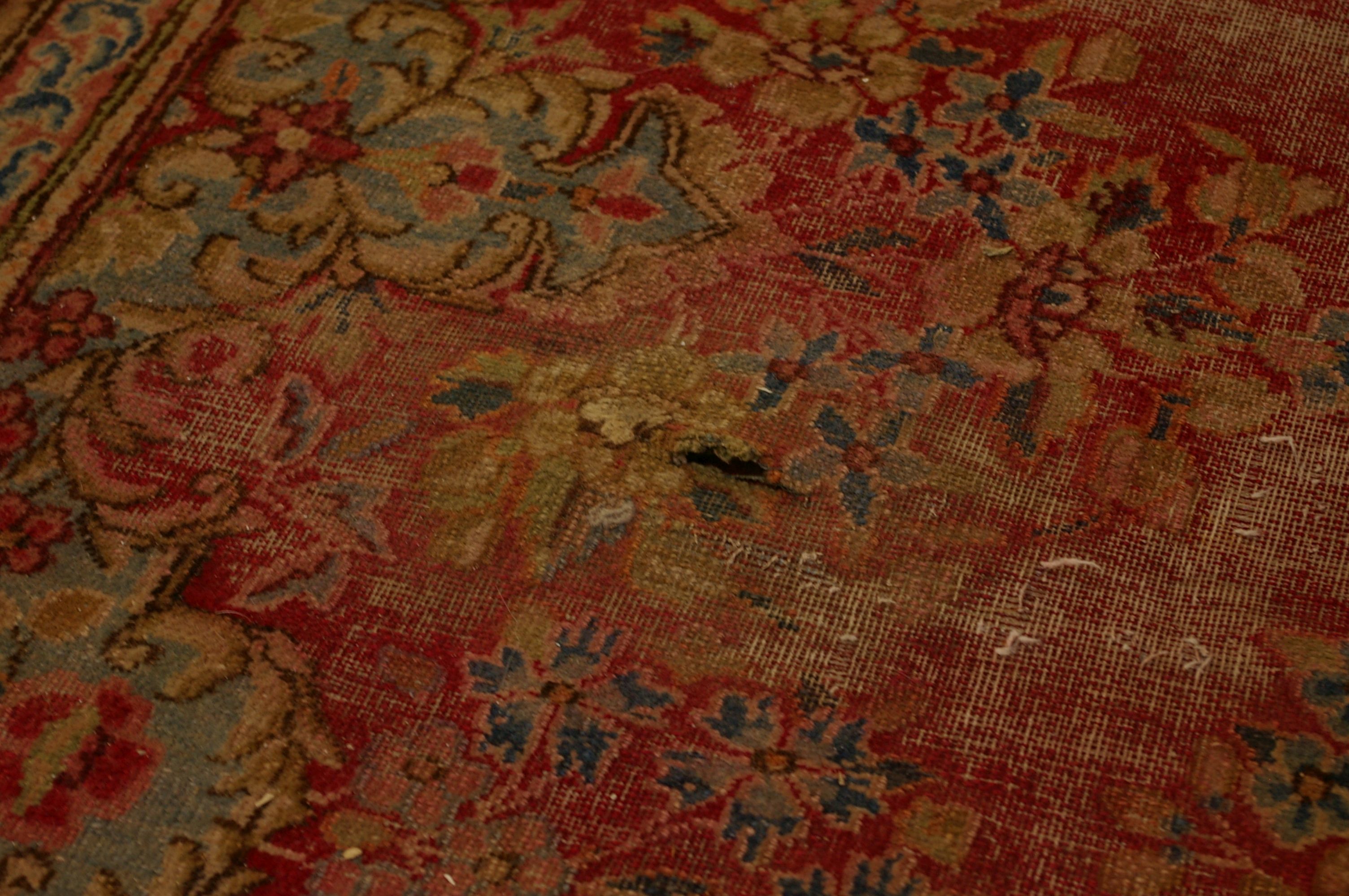 A Sarouk carpet worn 420 x 320cm - Image 5 of 6