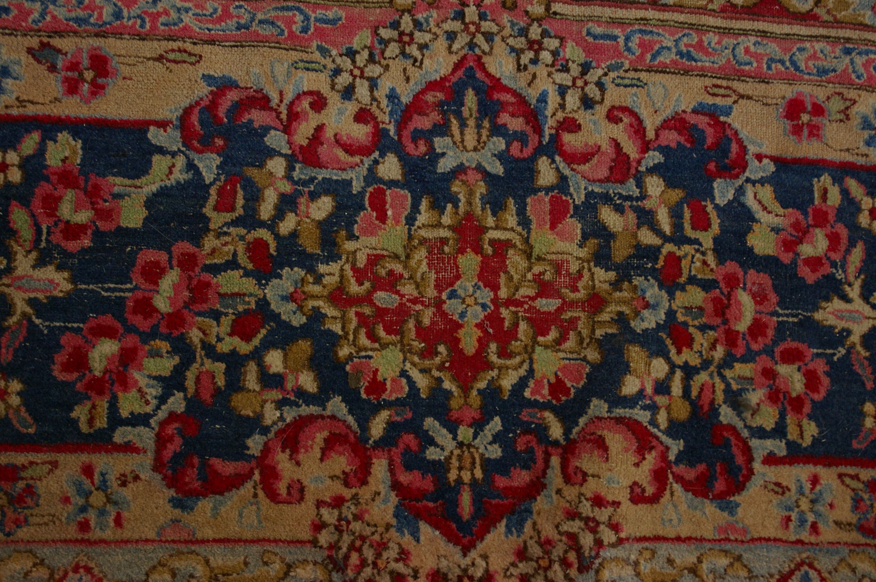 A Sarouk carpet worn 420 x 320cm - Image 2 of 6