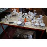 A mixed lot of china and glassware