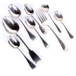 A mixed lot of silver flatware 10oz