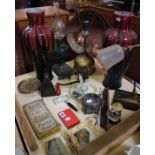 A mixed lot of collectables to include a desk lamp, oil lamp etc