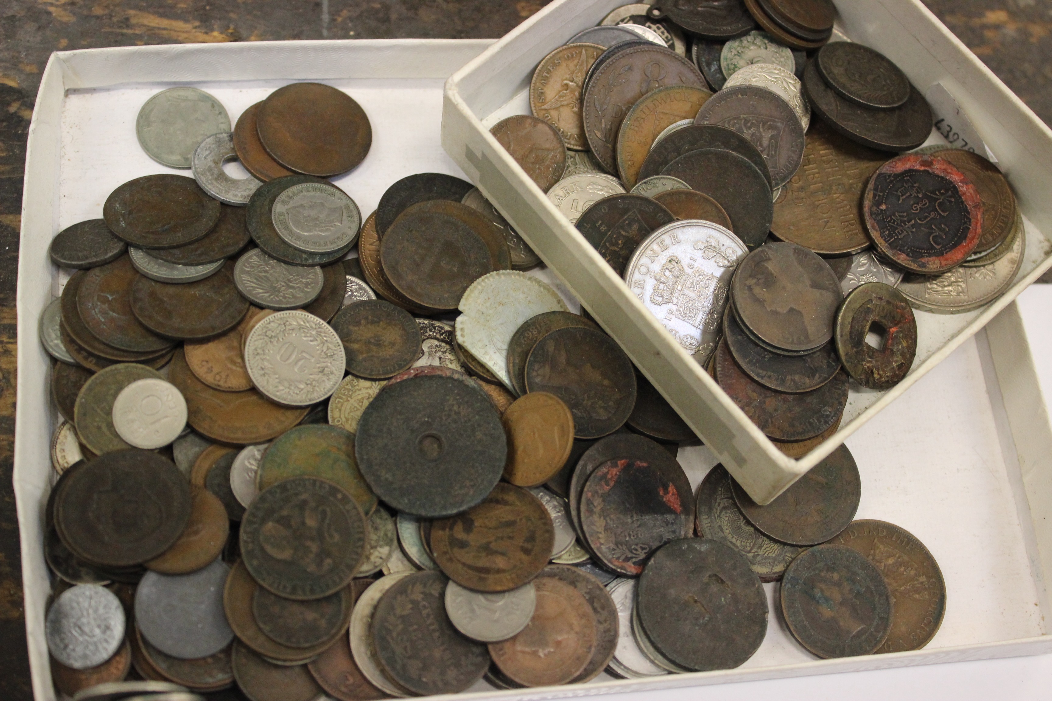 A group of 2nd World War medals, badges and a collection of coins - Image 3 of 4