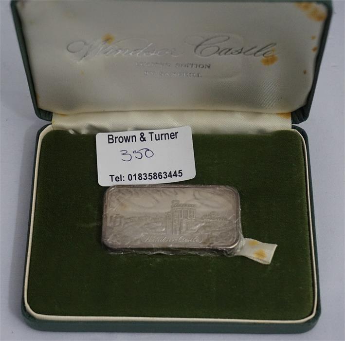 A commemorative silver ingot of Windsor Castle