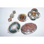 5 assorted silver mounted, agate and Scott pebble brooches