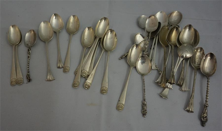 31 x Assorted silver tea spoons 9.5toz