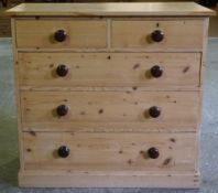 Georgian style pine 5 drawer chest of drawers with mahogany handles