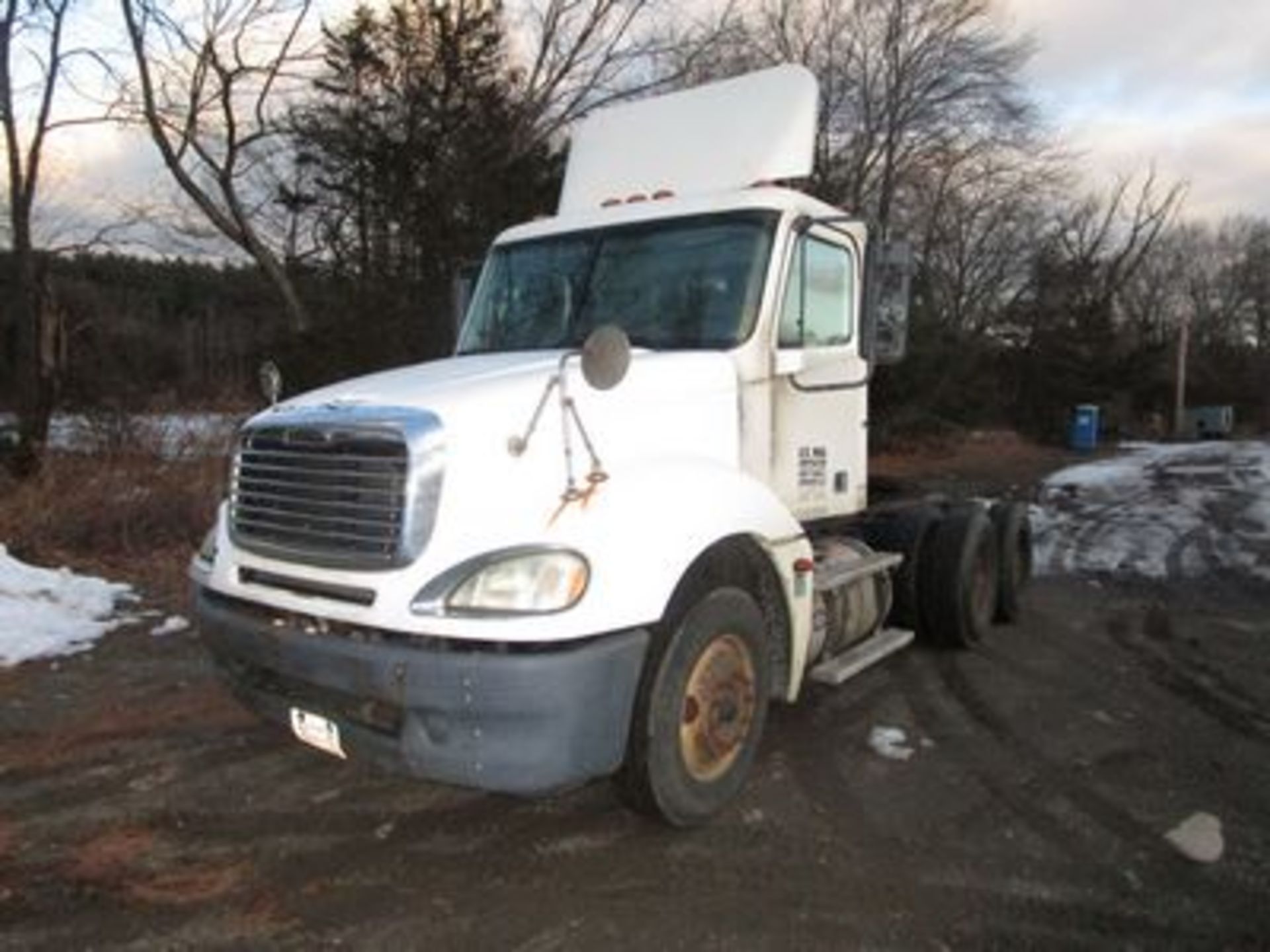 2005 FREIGHTLINER CL120 TRUCK TRACTOR, DETROIT 60 SERIES, 6 CYL,. TURBO DIESEL ENG., EATON FULLER,