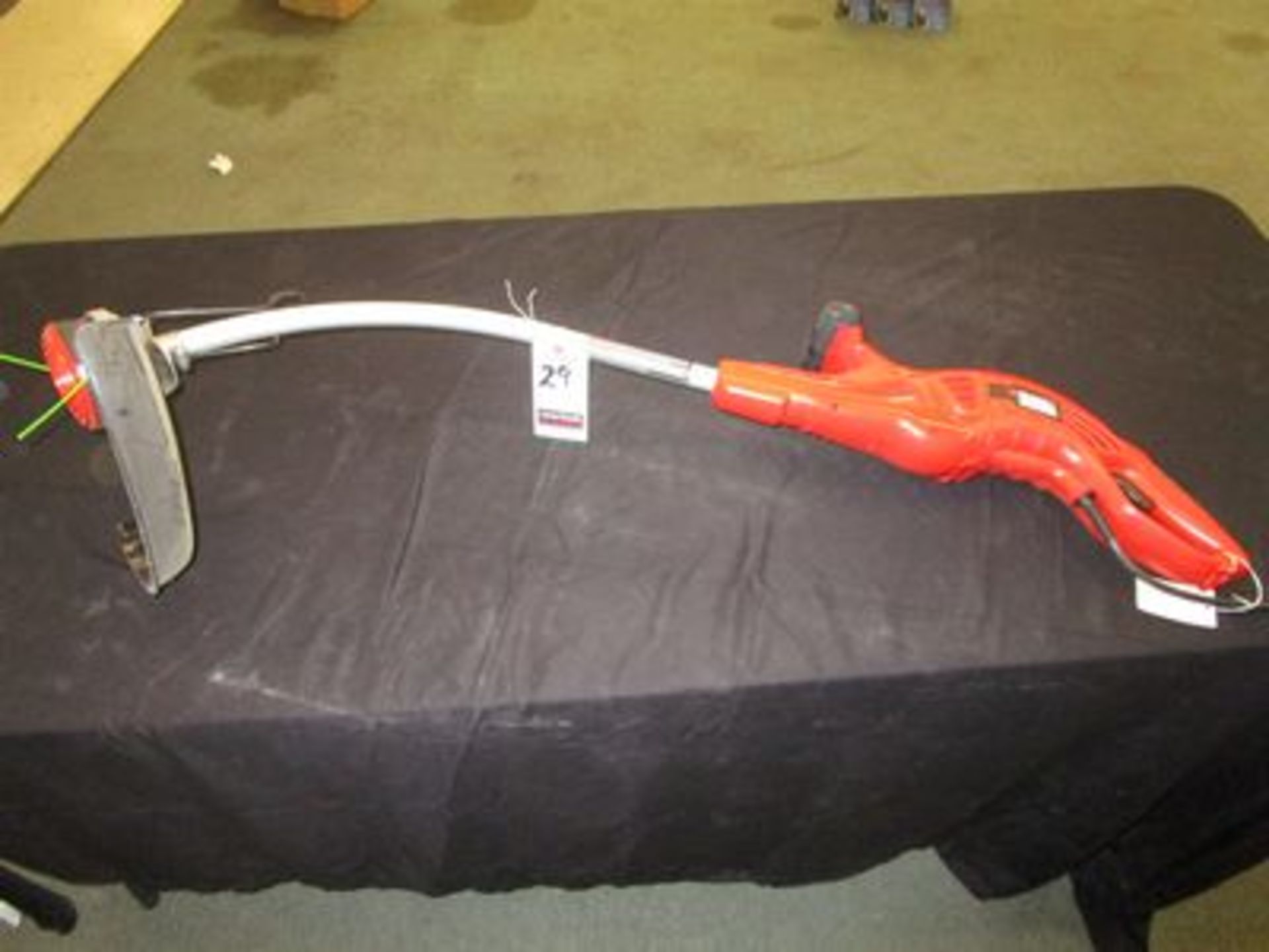 B & D ELEC. TRIMMER/EDGER