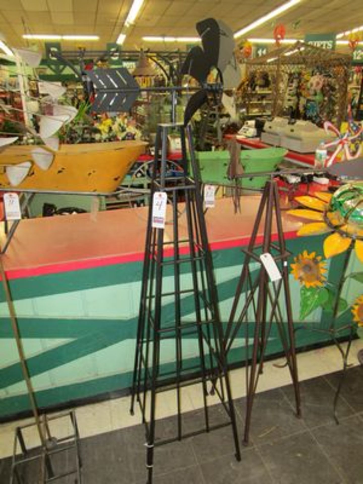 DECORATIVE WINDMILL STAND