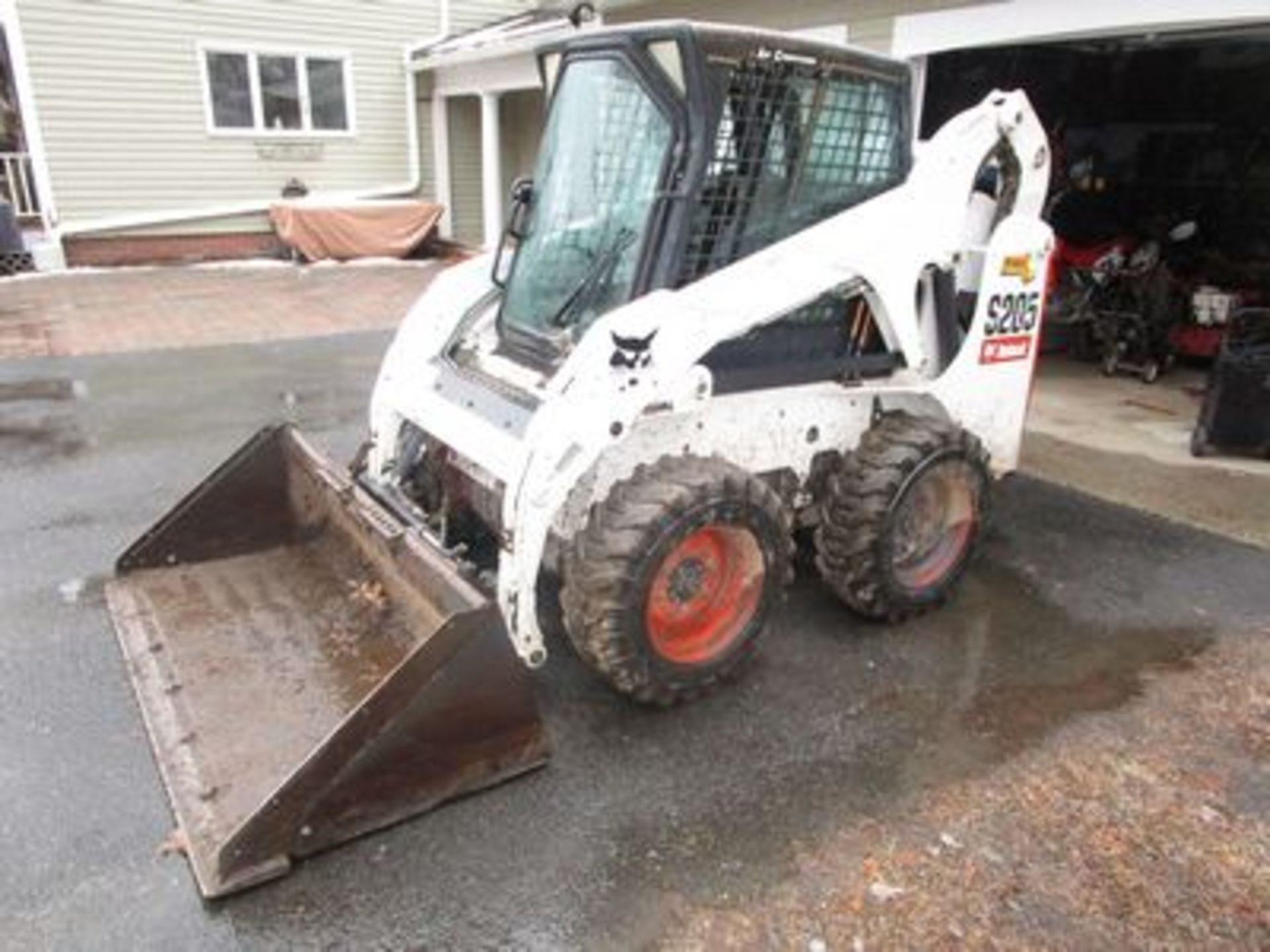 2008 BOBCAT S205 SKID STEER LOADER, 65 H.P. DIESEL ENG., 66" GP BUCKET, ENCLOSED CAB, HEATED/AC, (