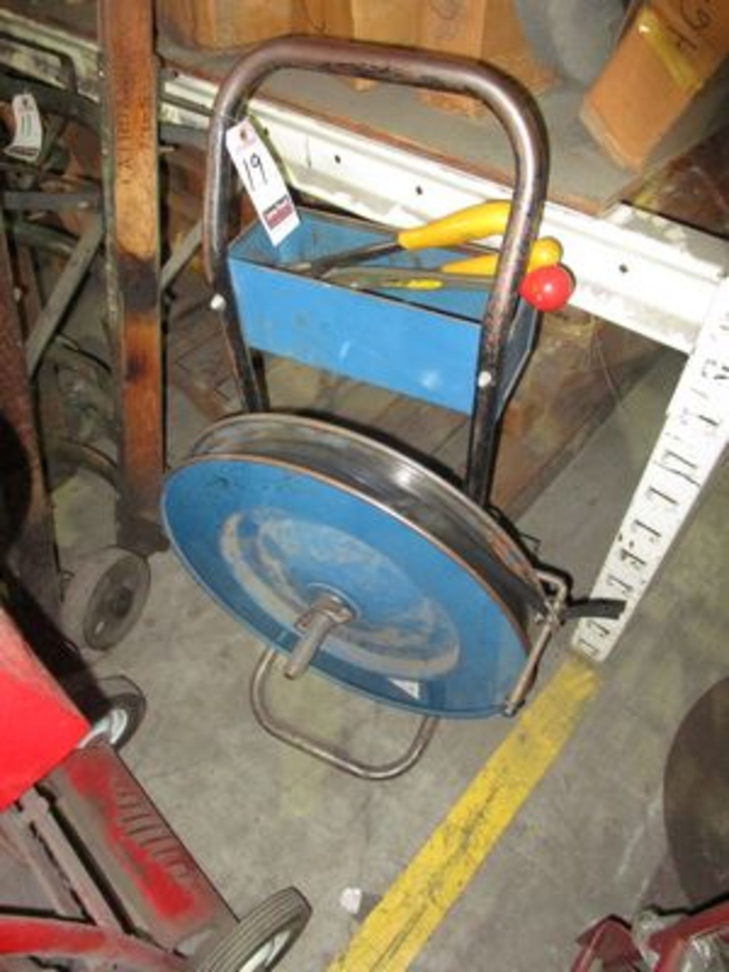 DELTA PORT. MET. STRAPPING MACHINE W/ TOOLS