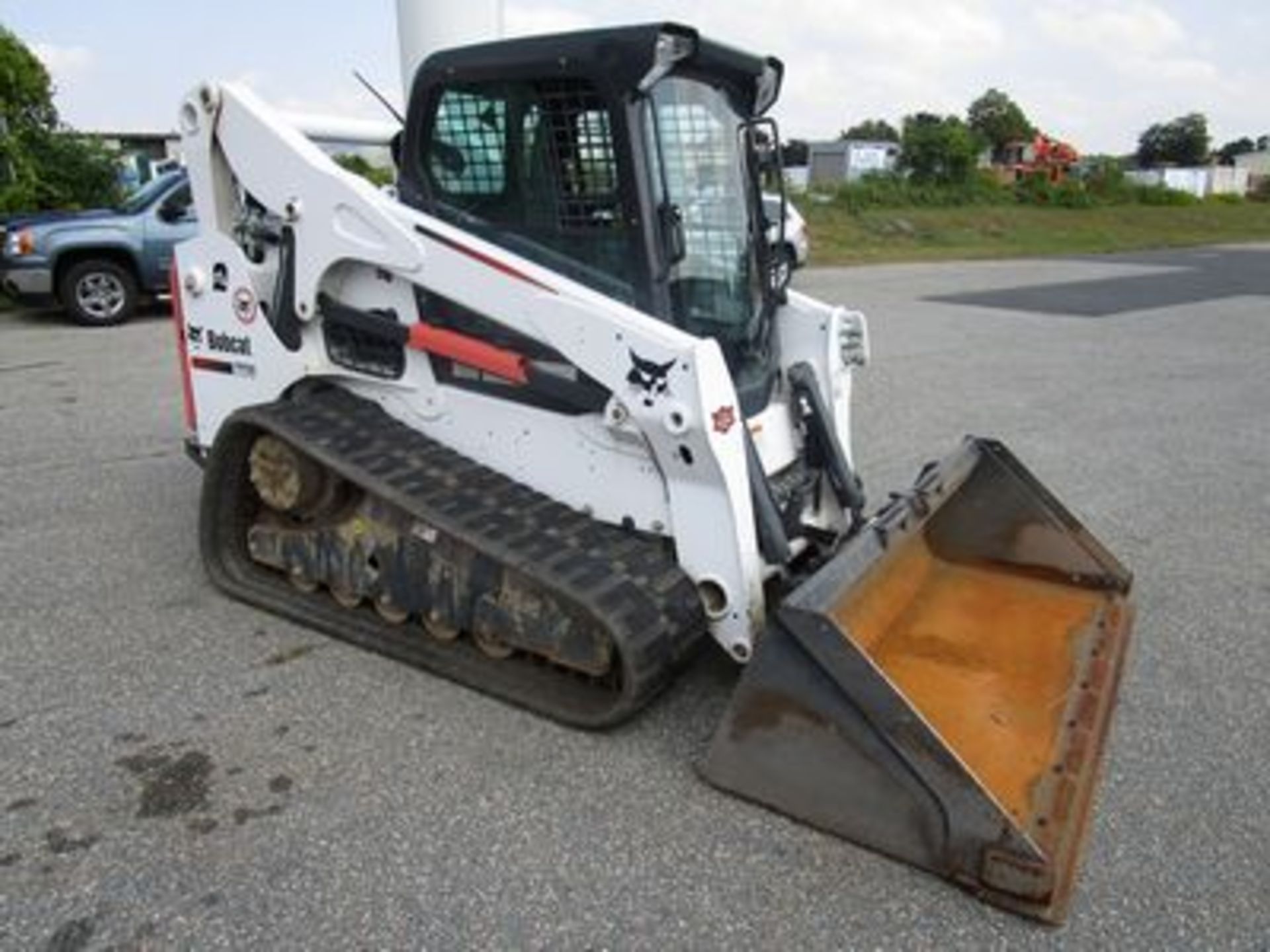 2015 BOBCAT T770 CRAWLER SKID STEER LOADER, 18" RUBBER PADS, ENCLOSED CAB W/ HEAT/AC, (702 HRS.),