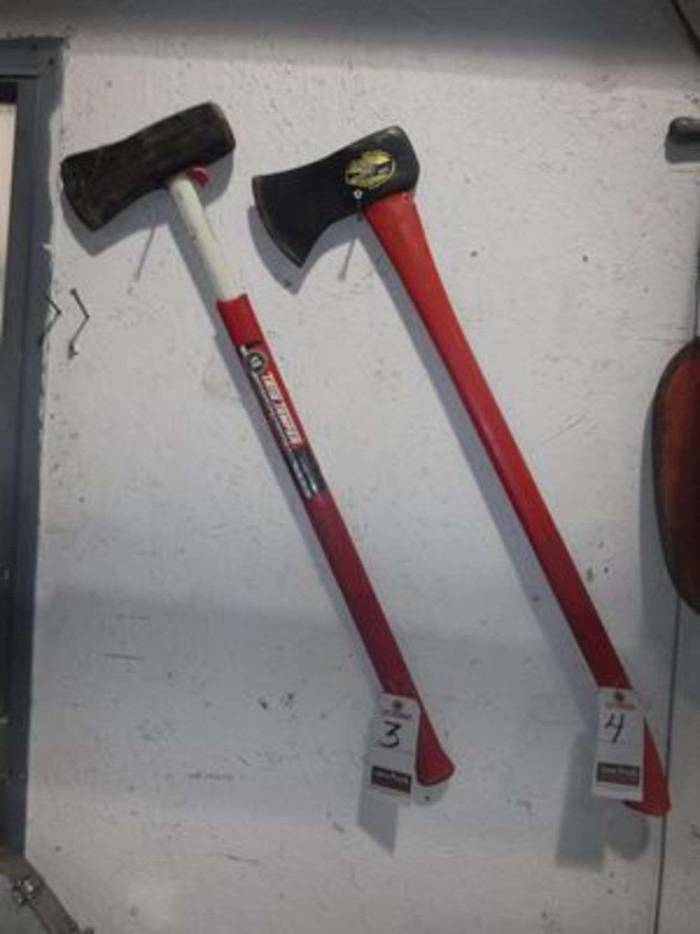 TRUE TEMPER FIBERGLASS HANDLE SLEDGE-AXE