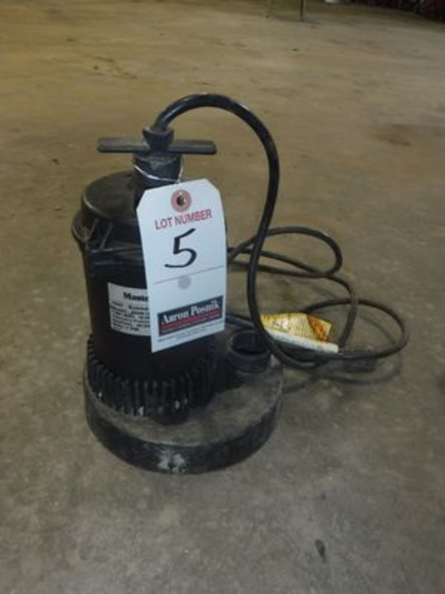 MASTER PLUMBER ELEC. SUBMERSIBLE PUMP, 1/2 H.P., 1 PH.