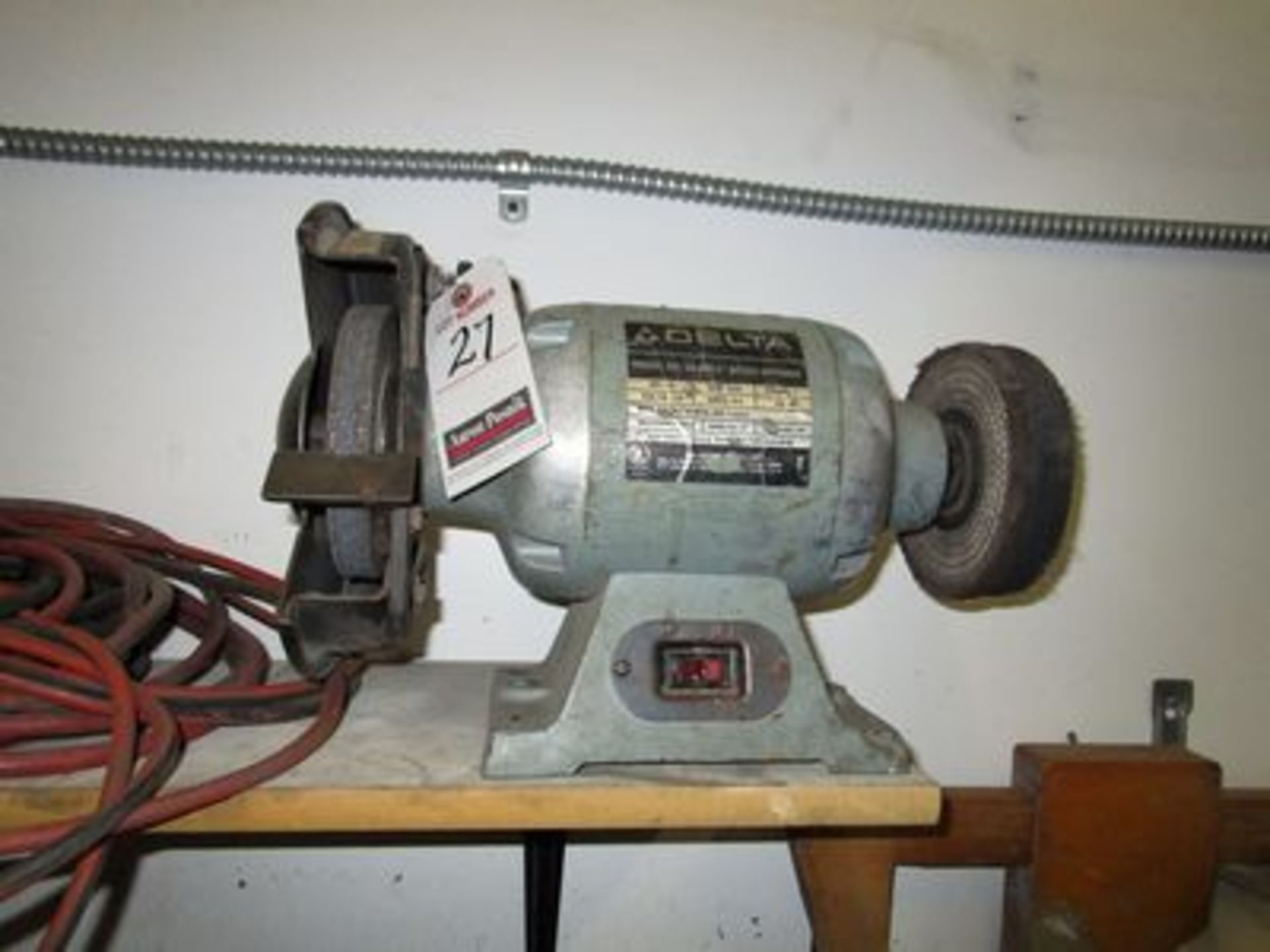 DELTA D.E. BENCH GRINDER, 1/2 H.P., 1 PH.