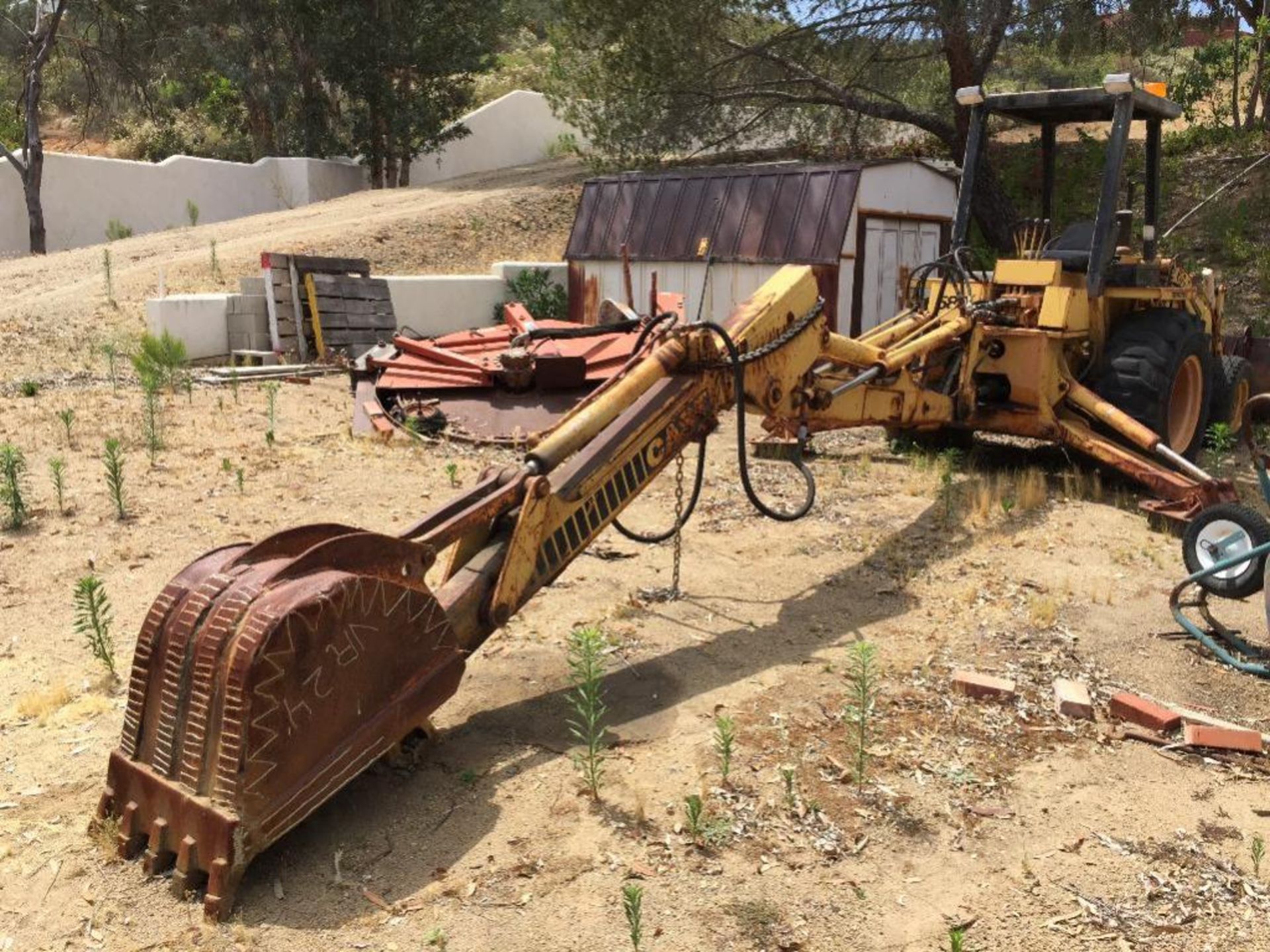 1972 Case Loader Backhoe mod 580B. SN�5228985. ROPS. Loader bucket. Extended hoe with�bucket. Retroe - Image 4 of 4