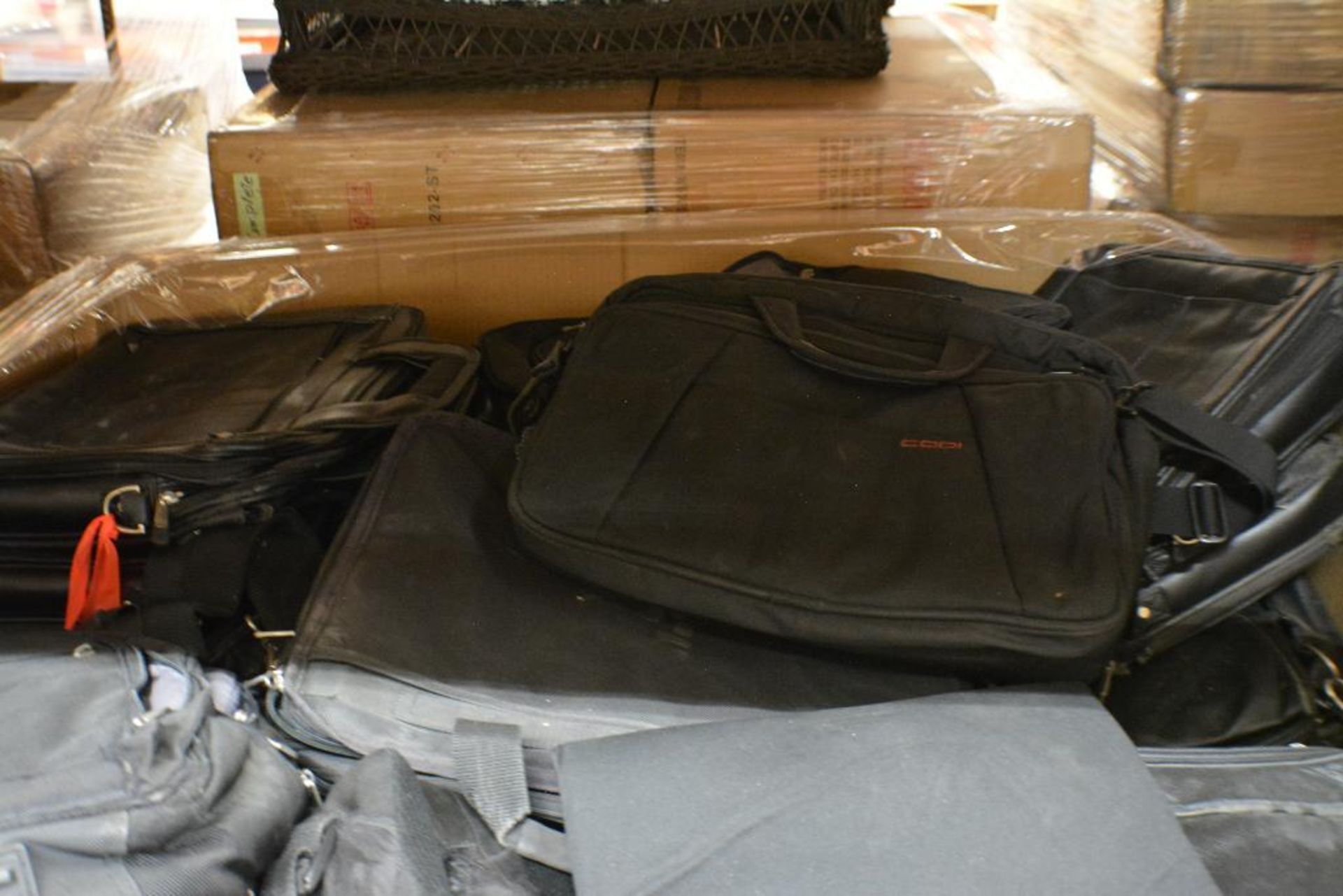 Laptop Bags. Assorted Sizes and Styles. Contents of Gaylord - Image 3 of 4