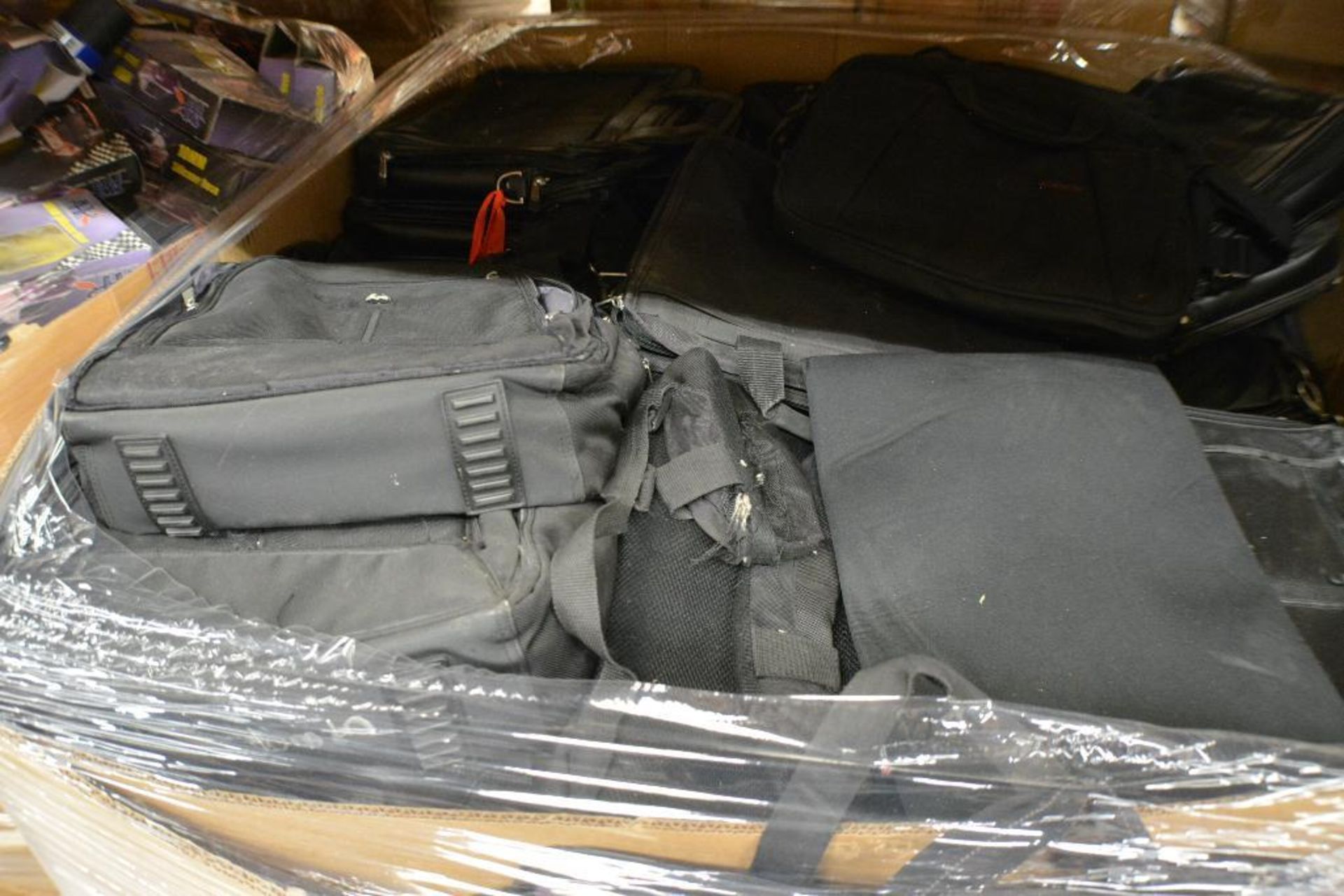 Laptop Bags. Assorted Sizes and Styles. Contents of Gaylord - Image 4 of 4