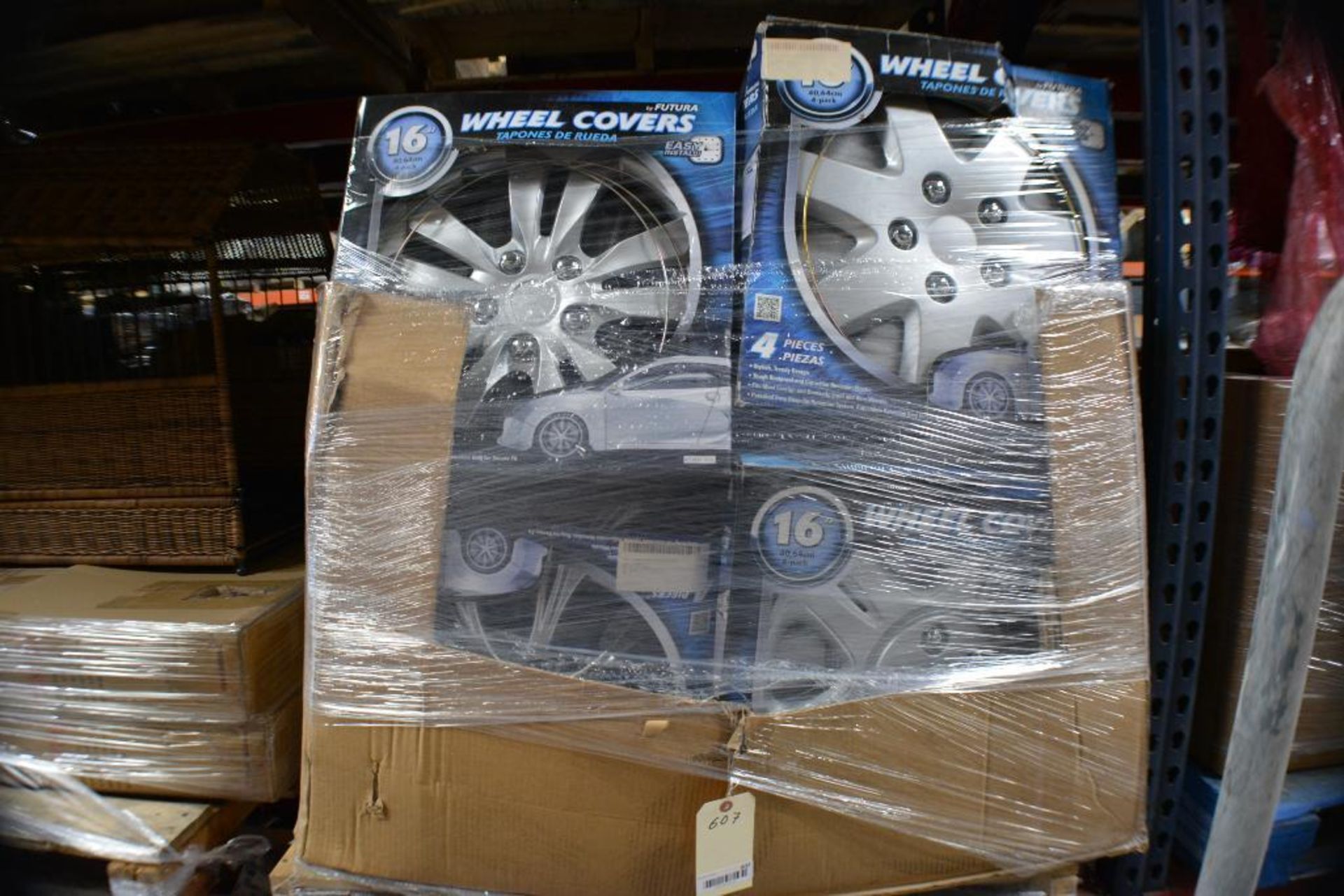 Wheel Covers. Assorted Sizes & Styles. Contents of Gaylord