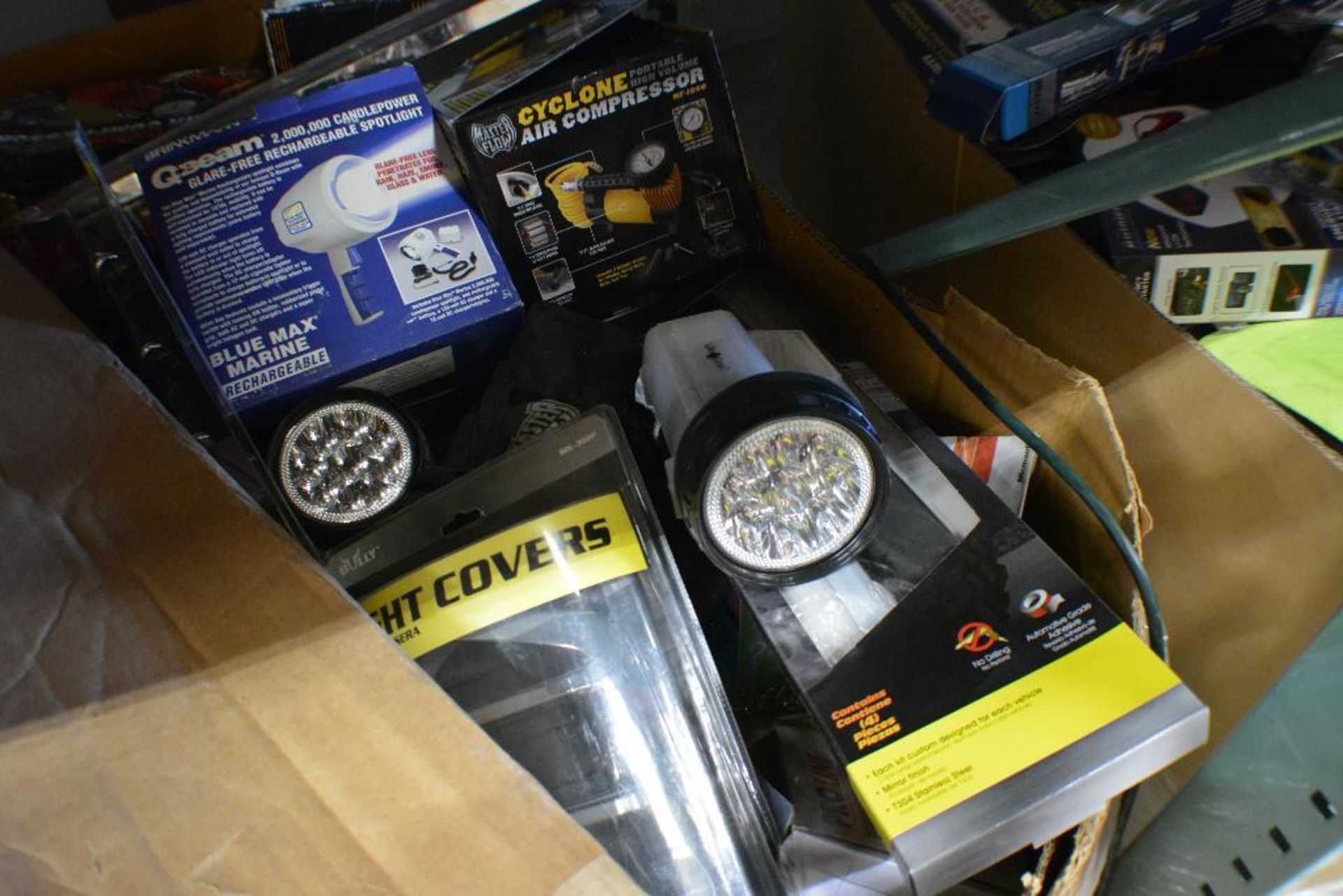 Stanley portable Wet/ Dry Vacuum + Seat Covers + Rechargeable Spot Light + Portable Air Compressor + - Image 3 of 6