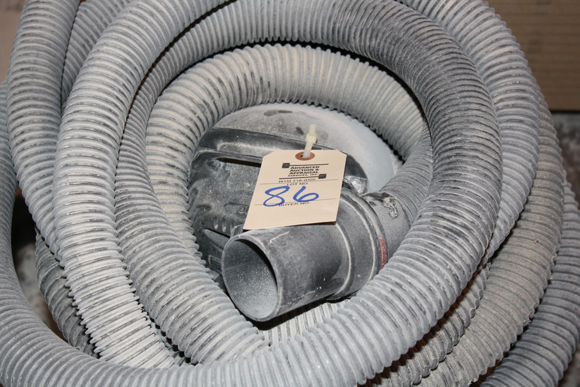 8 Gallon Shop Vac and hoses