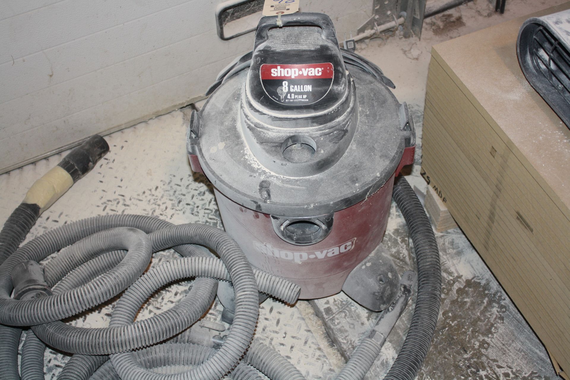 8 Gallon Shop Vac and hoses - Image 2 of 2