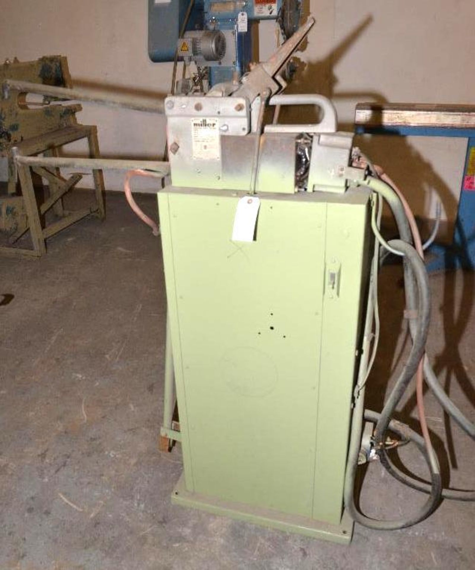 MILLER SPOT WELDER - MD. MPS10 FT WITH STAND PARTS MISSING- 230 VOLTS- 60 CYCLES- 45 AMPS - 10KBW