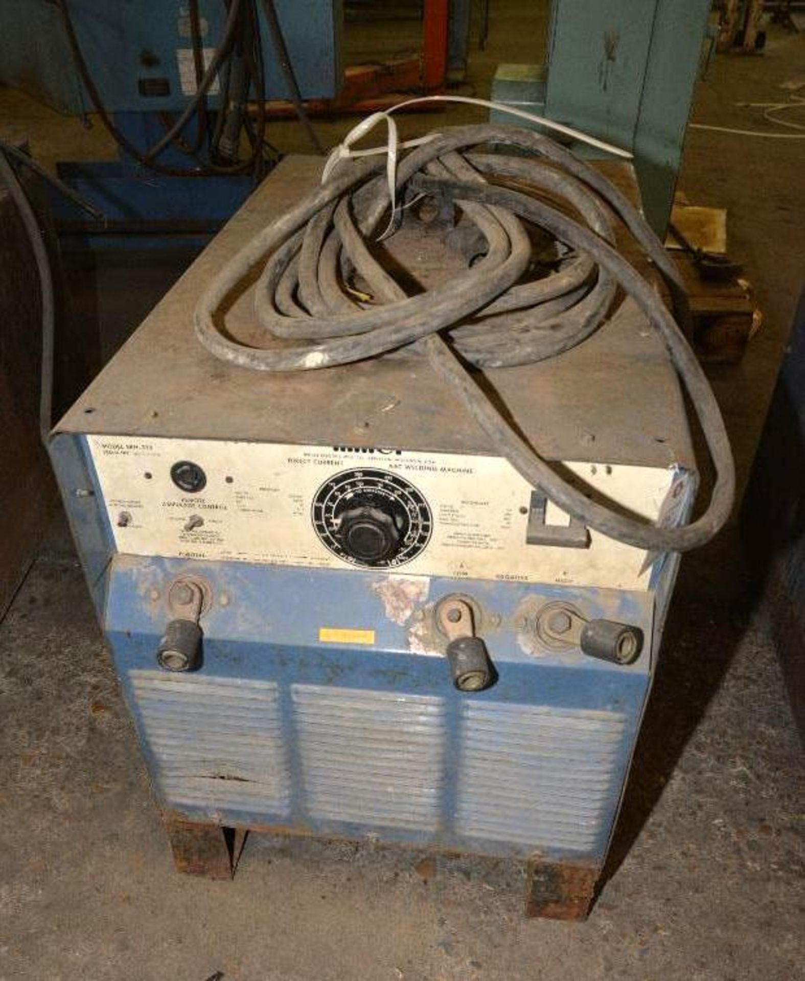 MILLER ARC WELDING MACHINE DIRECT CURRENTMODEL SRH333SERIAL NUMBER HD703356ROLL OF ELECTRICAL CORD