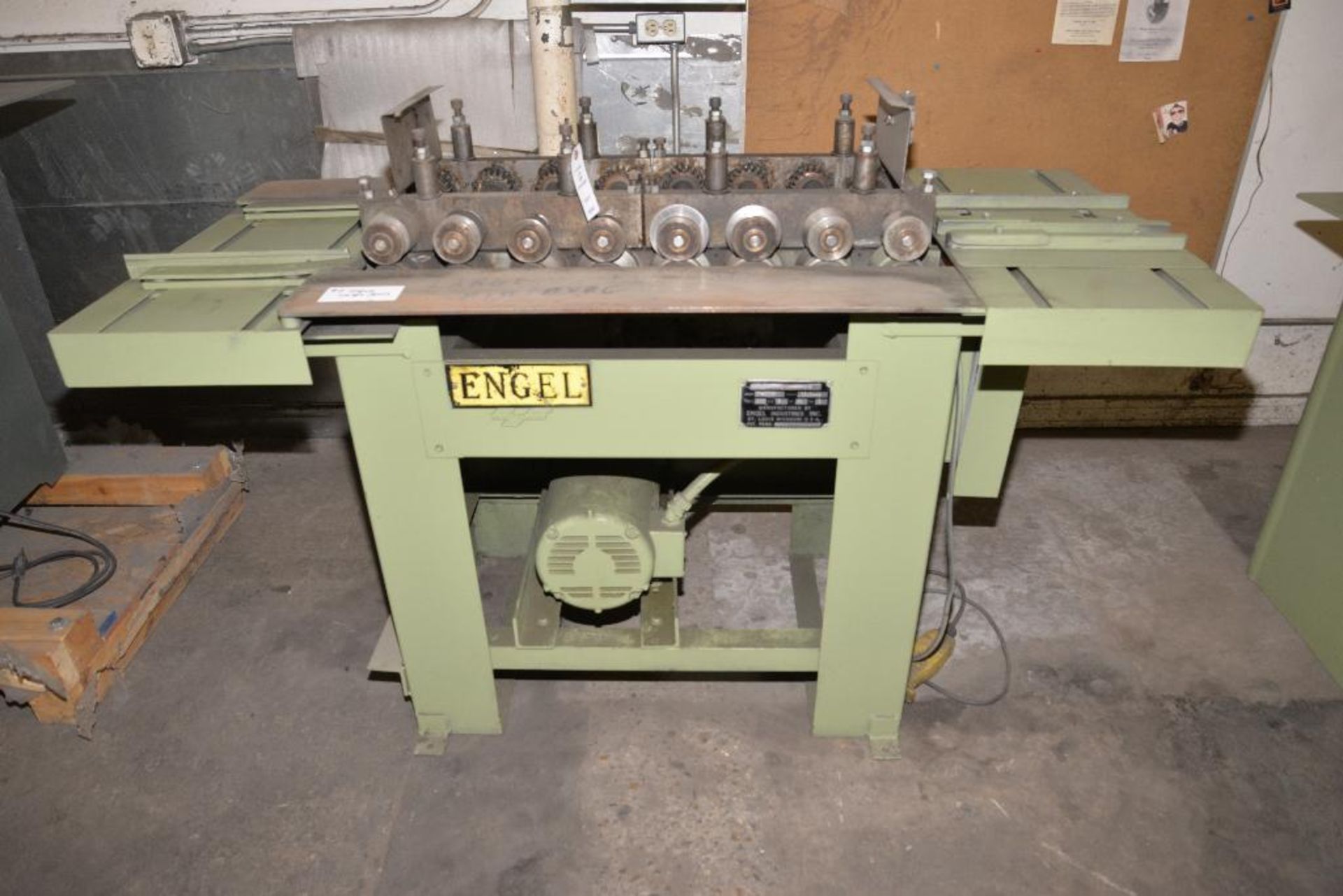 ENGEL IND. ROLL FORMING MACHINE - MD. M-800P S/N: 3218-89 - 230 VOLTS - 5 HP - 3 PHASE (NOTE: