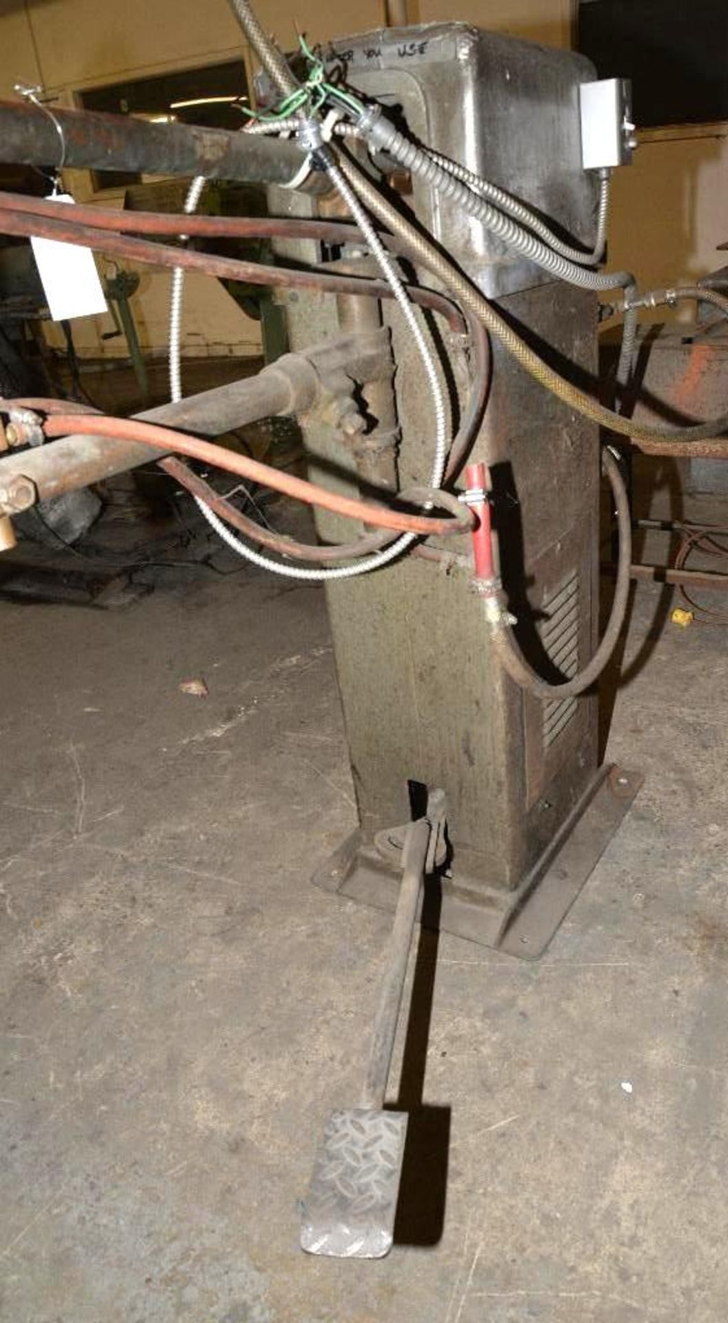 ACME 2249 ELEC. WELDING CO. SPOT WELDER-TYPE 1-24- - S/N:1246 -STYLE: F 0 230 VOLTS 60 CYCLES- - Image 5 of 7