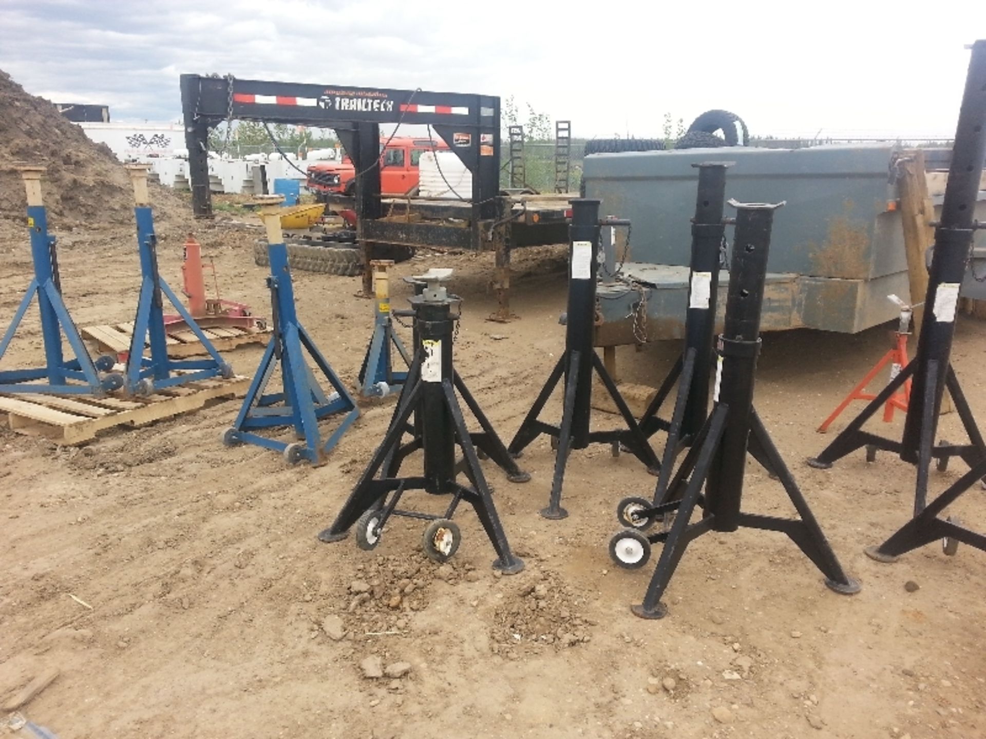 heavy duty 18000 pound equipment stands 2 per set - Image 3 of 3