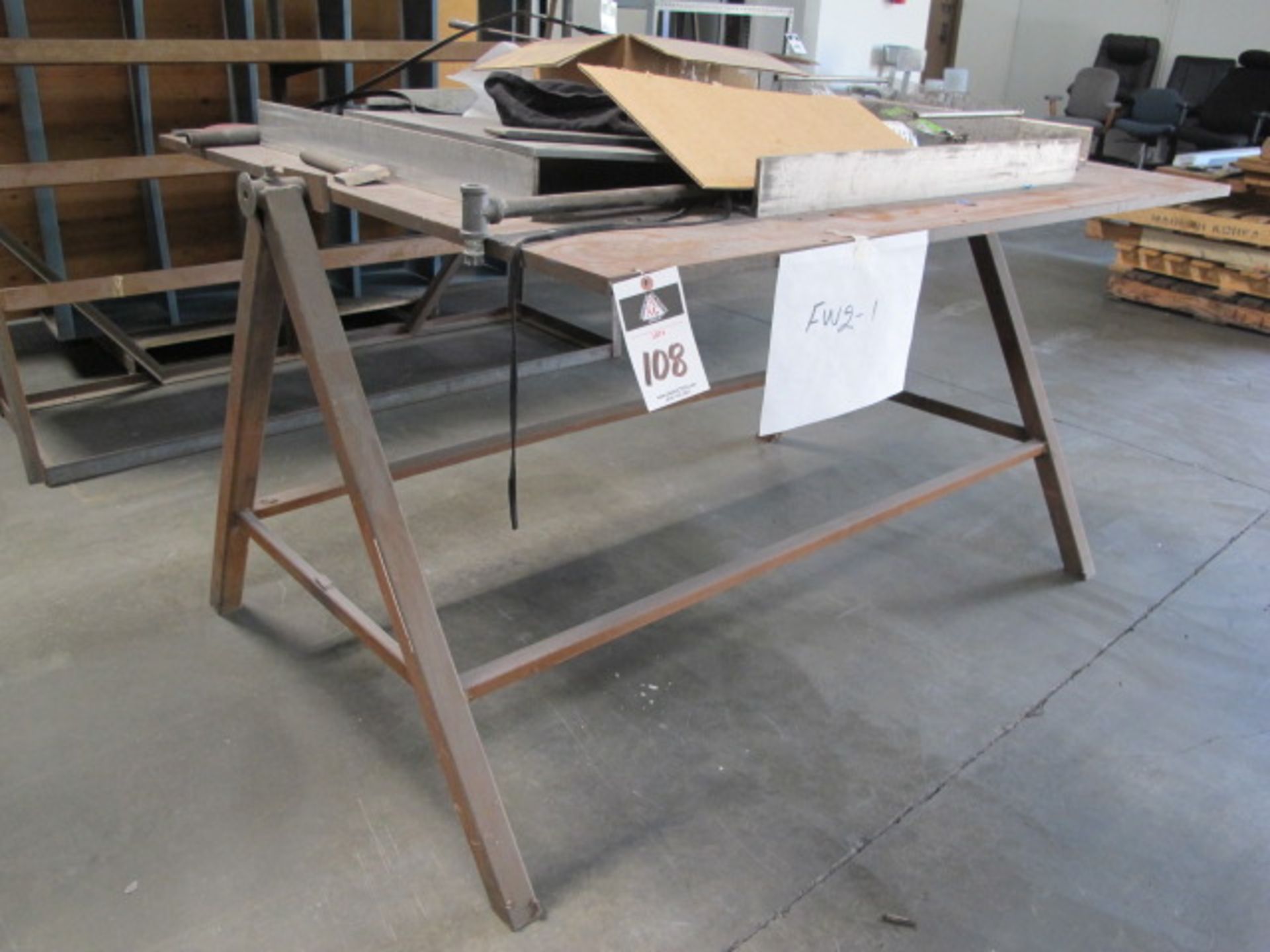 Tilting Forming Table
