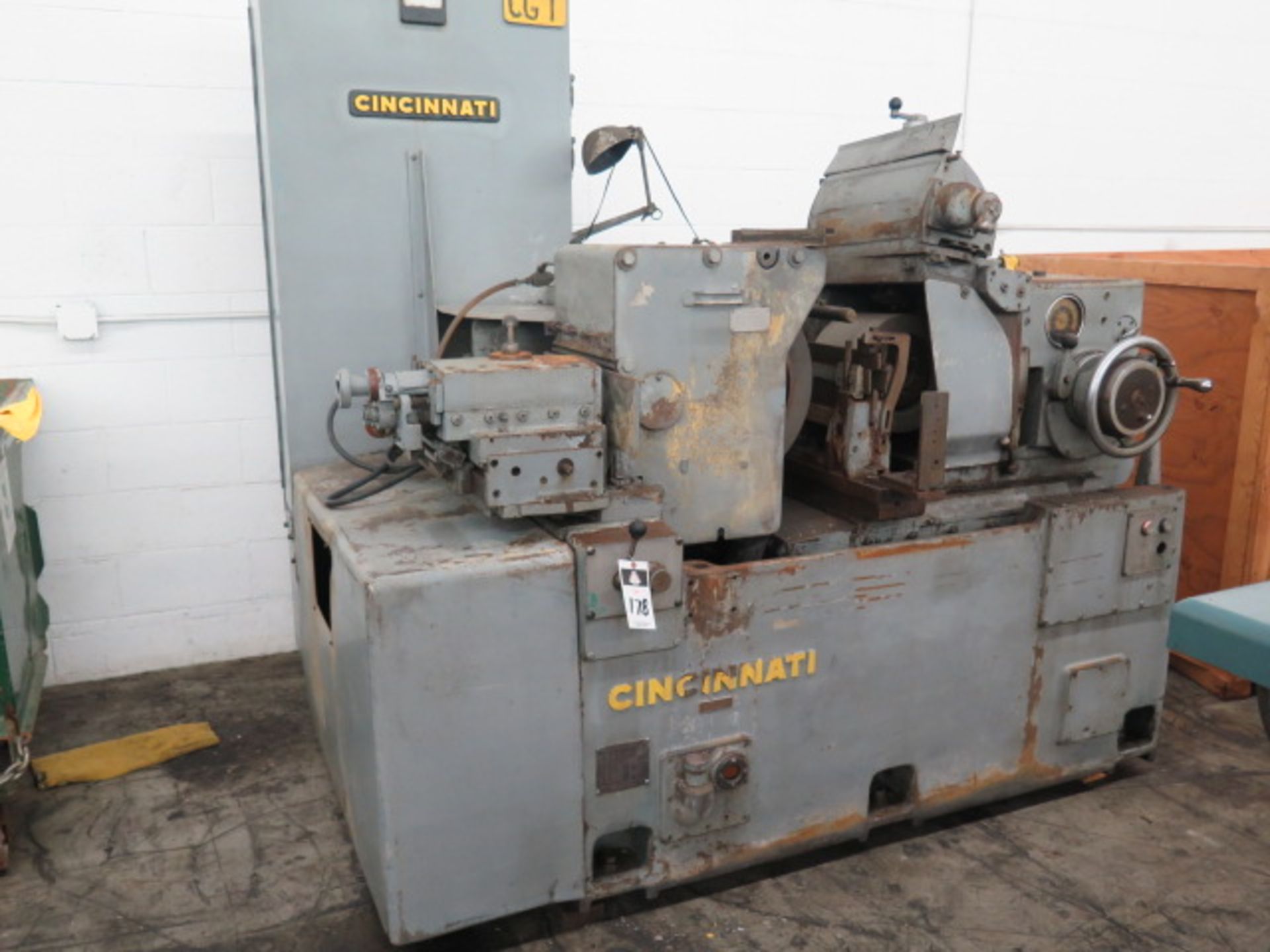 Cincinnati Centerless Grinder s/n 2M2H5E-11 w/ Wheel Dressers