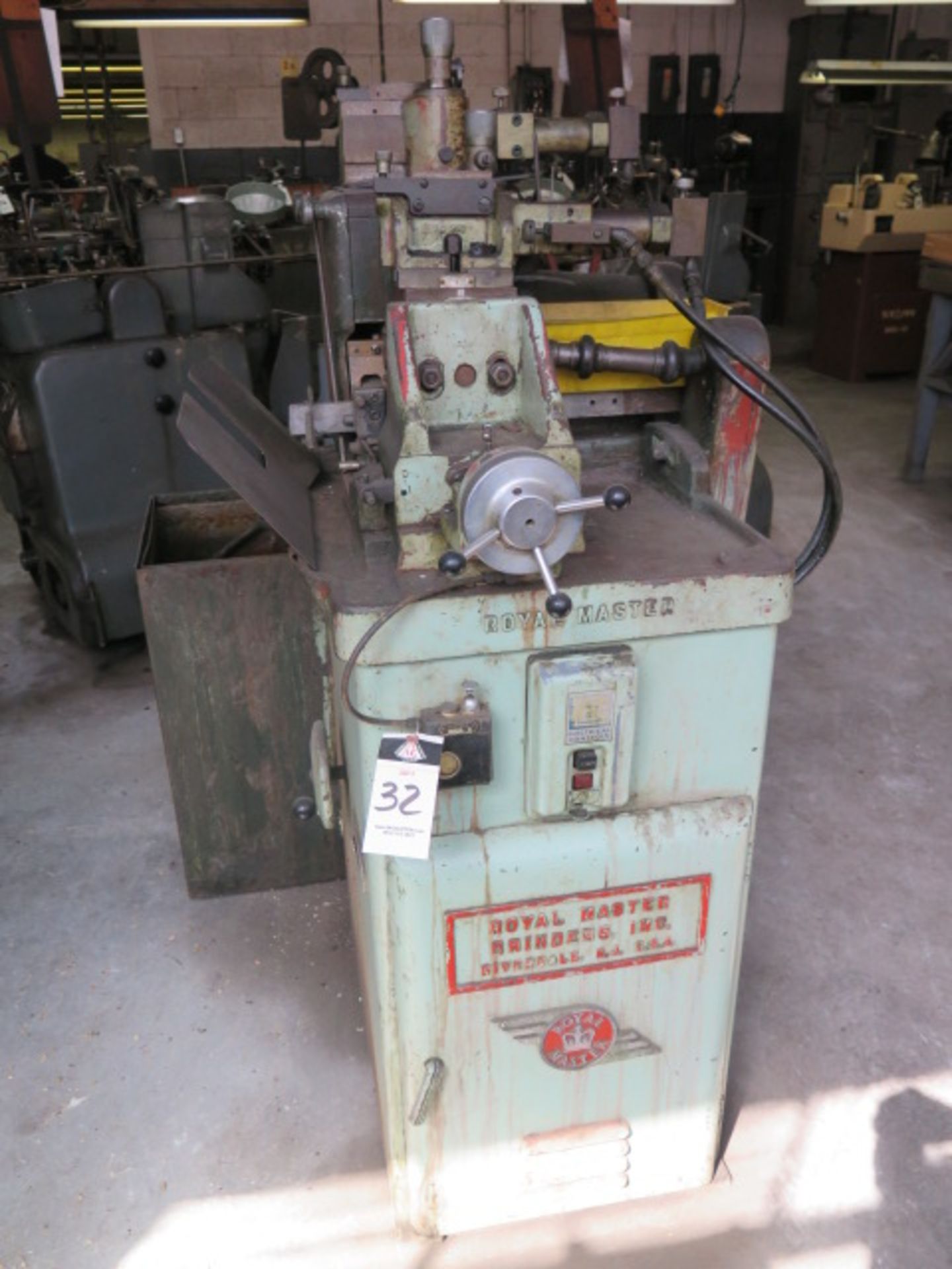 Royal Master Centerless Grinder w/ 12” Grinding Wheel, 6”Feed Wheel, Hydraulic Wheel Dressers,