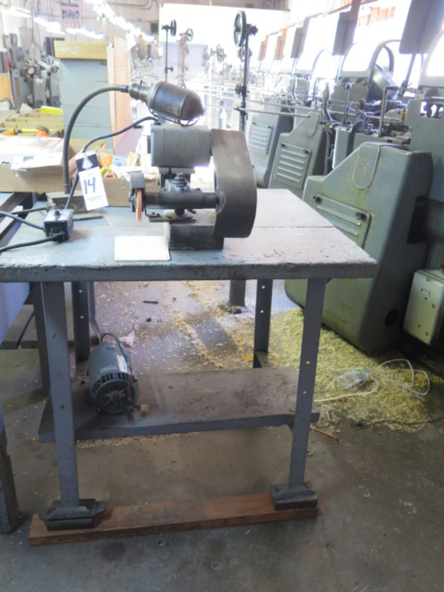 Dumore Tool Post Grinder and Bench - Image 2 of 4