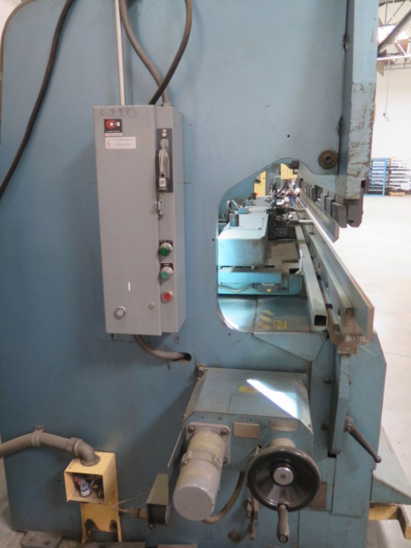 Amada RG-100 100-Ton x 10’ NC Press Brake s/n 101477 w/ Amada D-9 NC Controls, 118.2” Table - Image 4 of 7