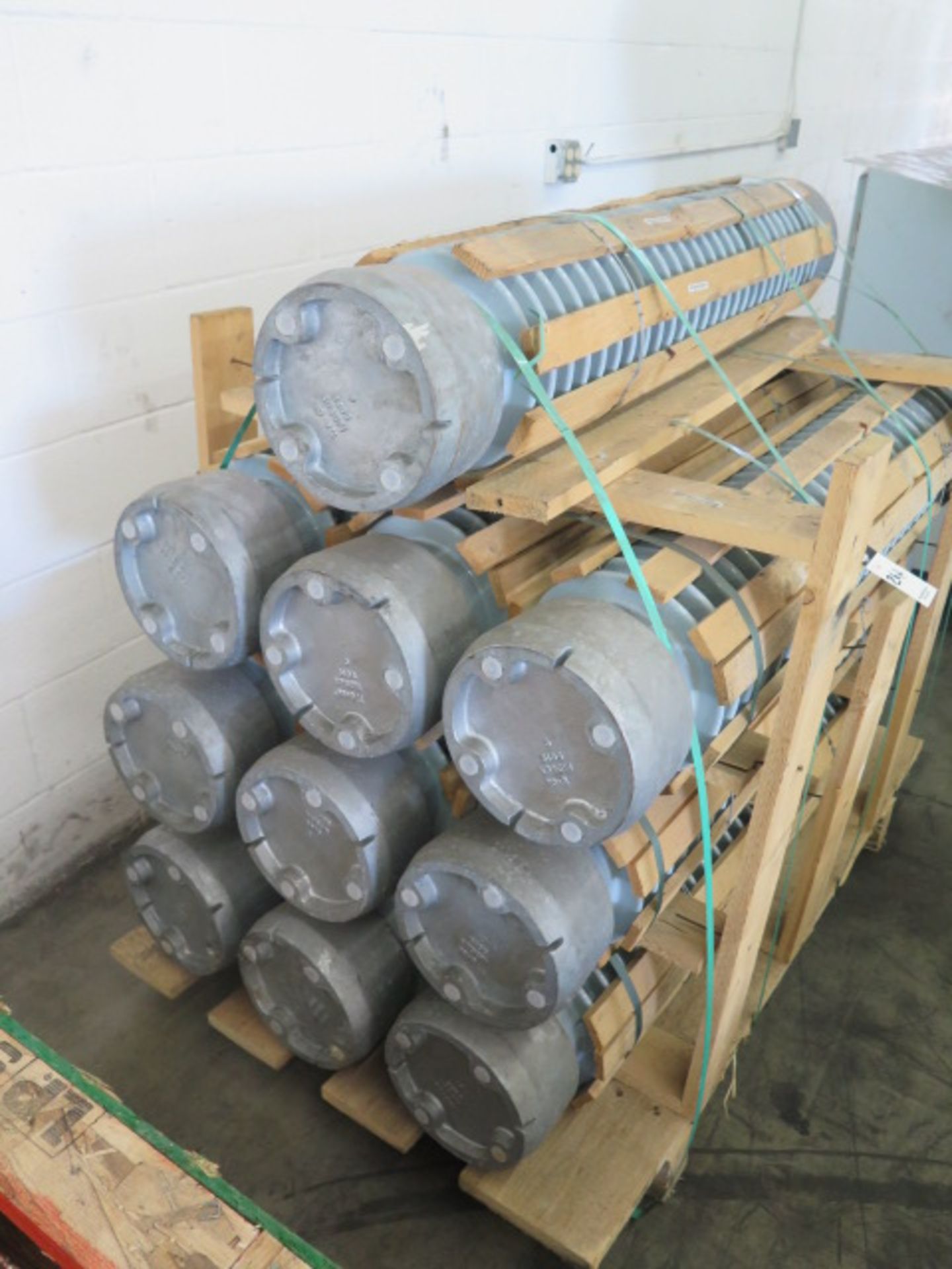 (10) Mdl. 650 EU 650kV-4100 lb Insulators - Image 2 of 4