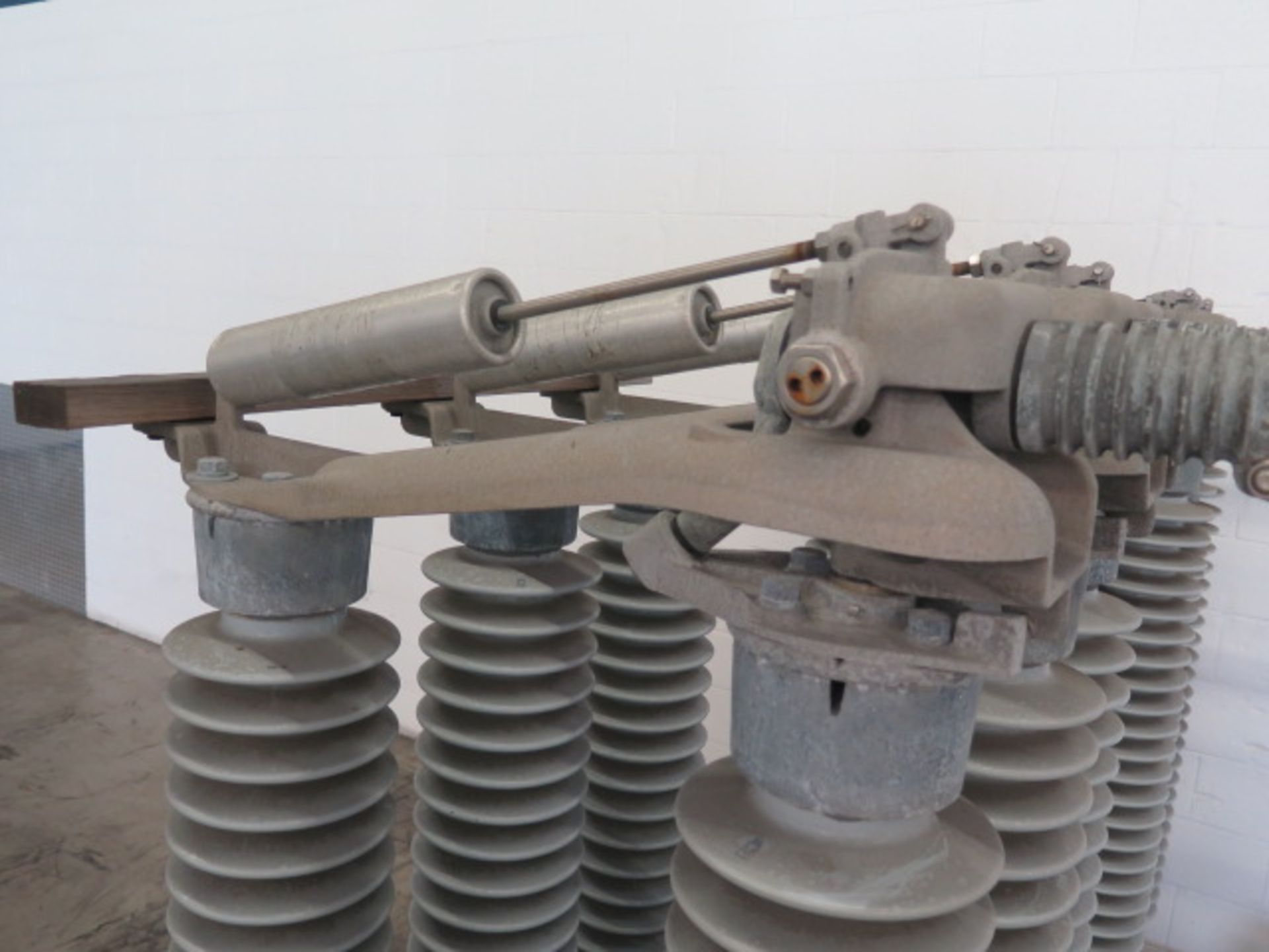 (3) Southern State Type EV Breakers 145kV Max, BIL 650kV Amp Continuous 1200 Amp Short-Time 38000 - Image 3 of 7