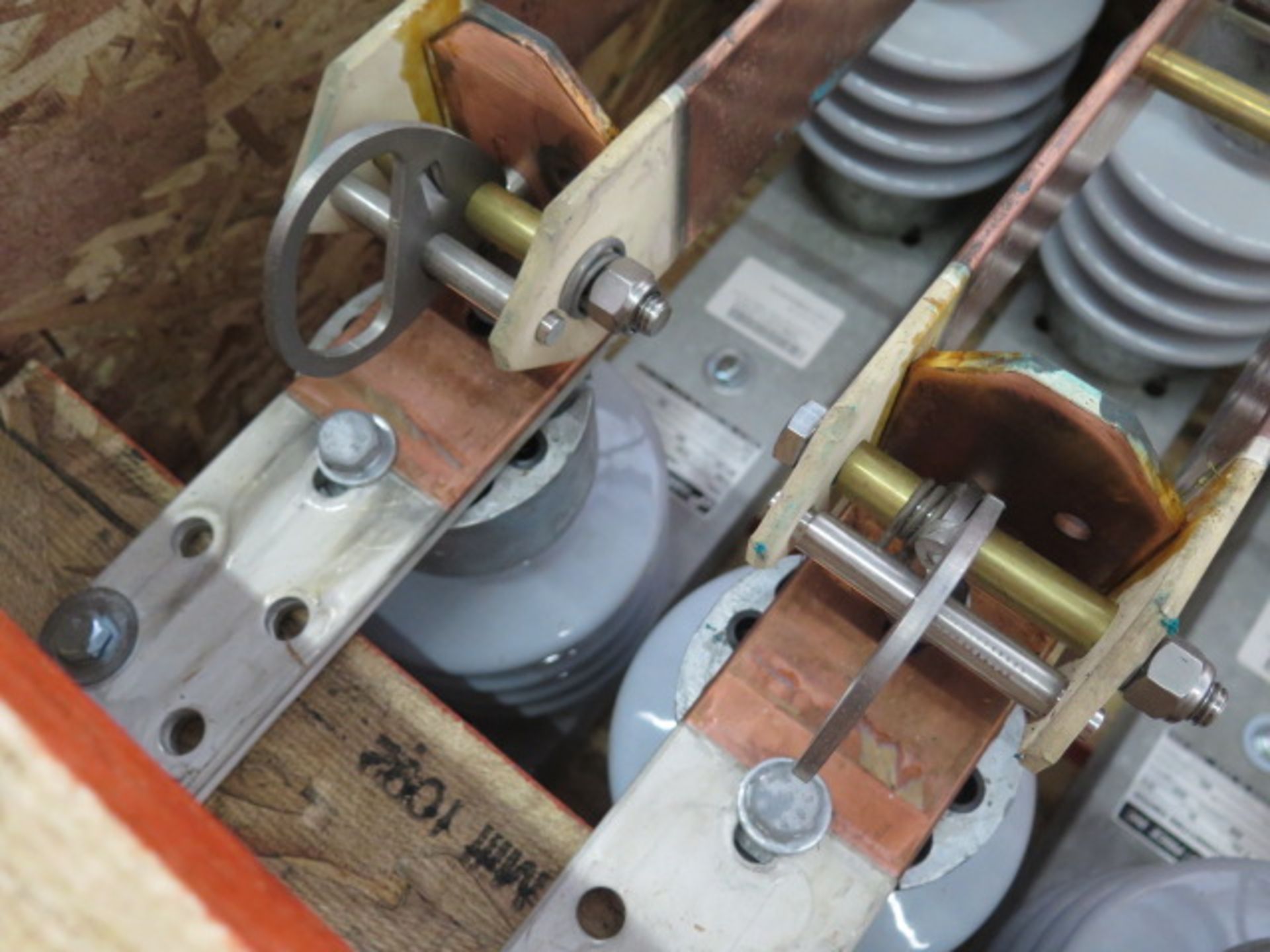 (5) 2016 Cleaveland / Price LCO-C 14.4/2000 Single Pole Disconnection Switches 14.4kV / 2000 Amp - Image 4 of 6