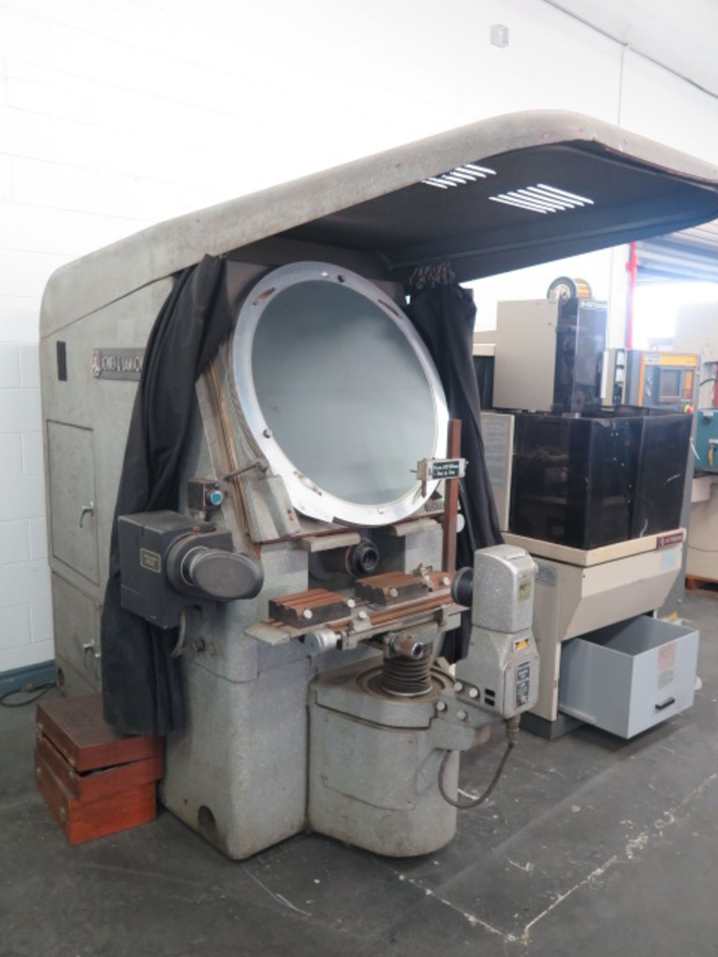 Jones & Lamson mdl. FC-30 30” Floor Model Optical Comparator w/ Surface and Profile Illumination, - Image 2 of 7