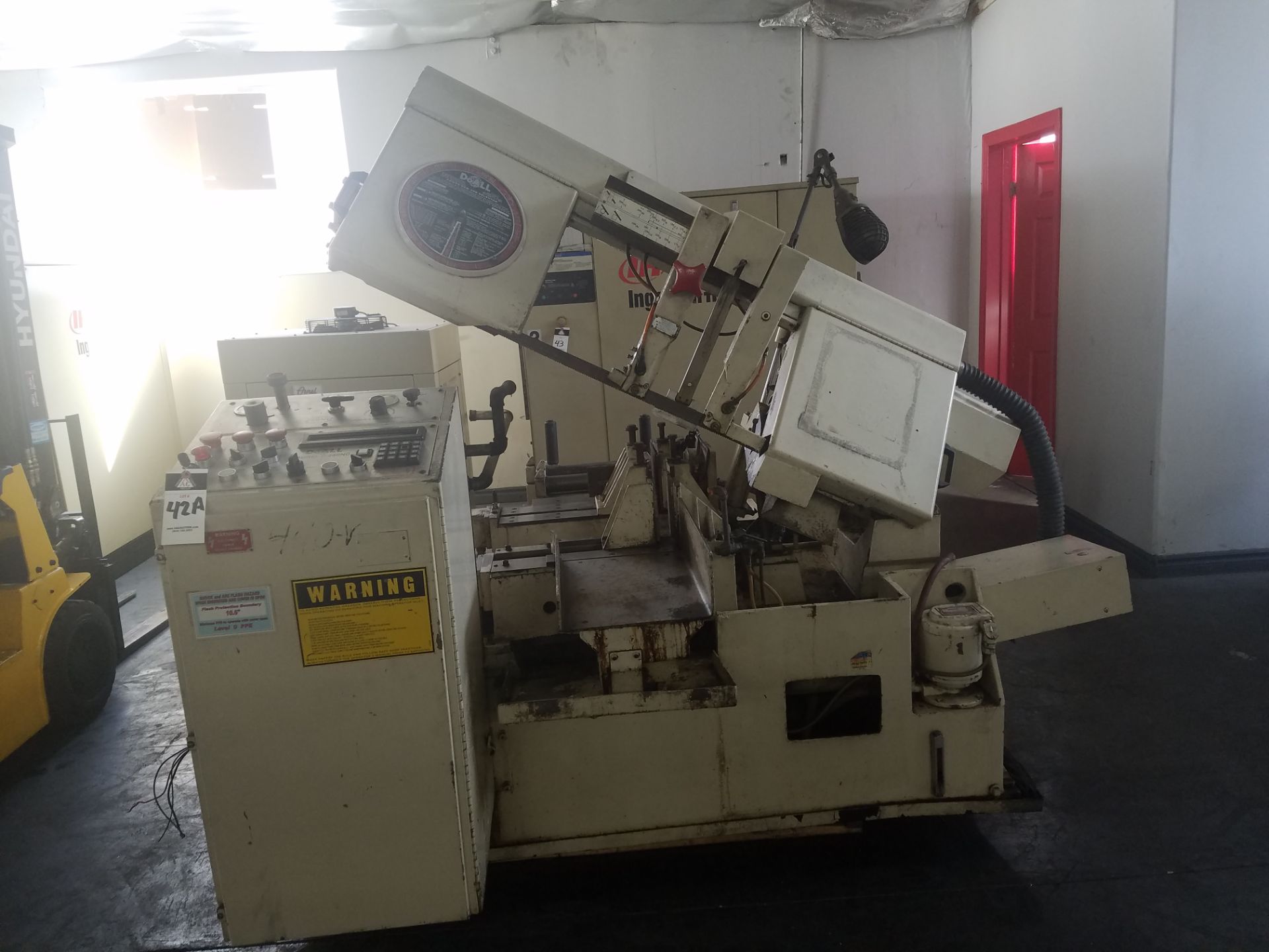 DoAll Horizontal Automatic Power Band Saw Mod. C-260NC Hydraulic, 138" Band Length Chip Auger.