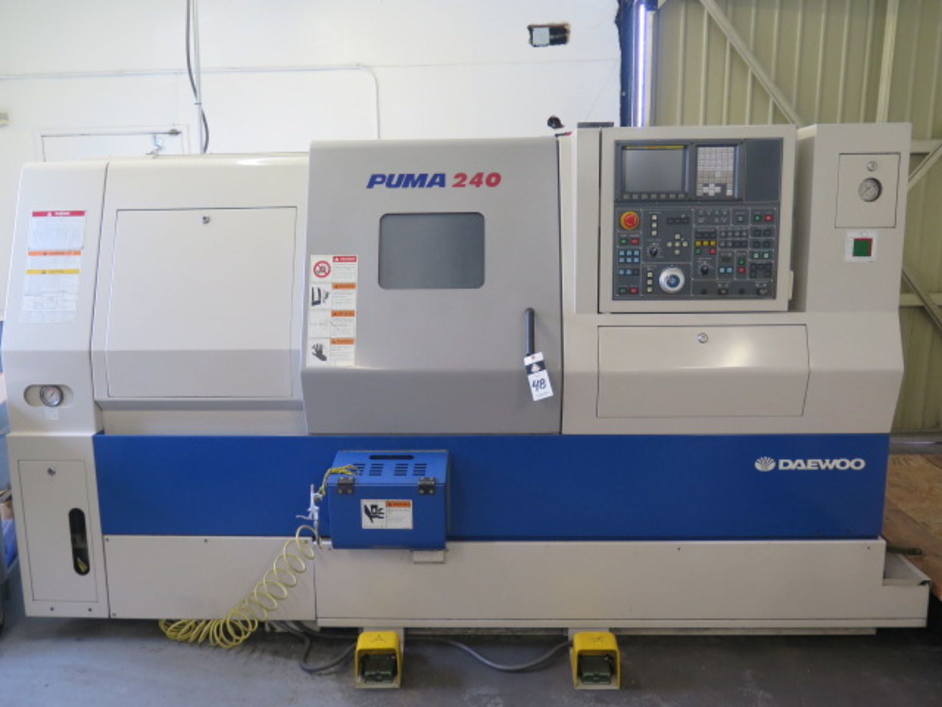 NOV 2004 Daewoo PUMA240C CNC Turning Center s/n PM241062 w/ Daewoo-Fanuc i Series Controls, Tool