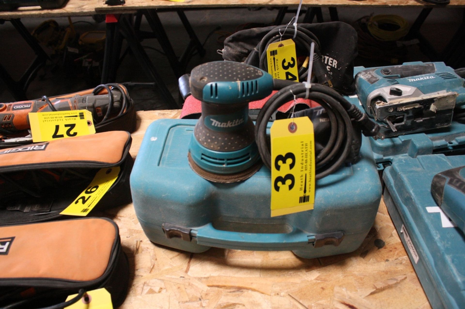 MAKITA MODEL B05030 ORBITAL SANDER