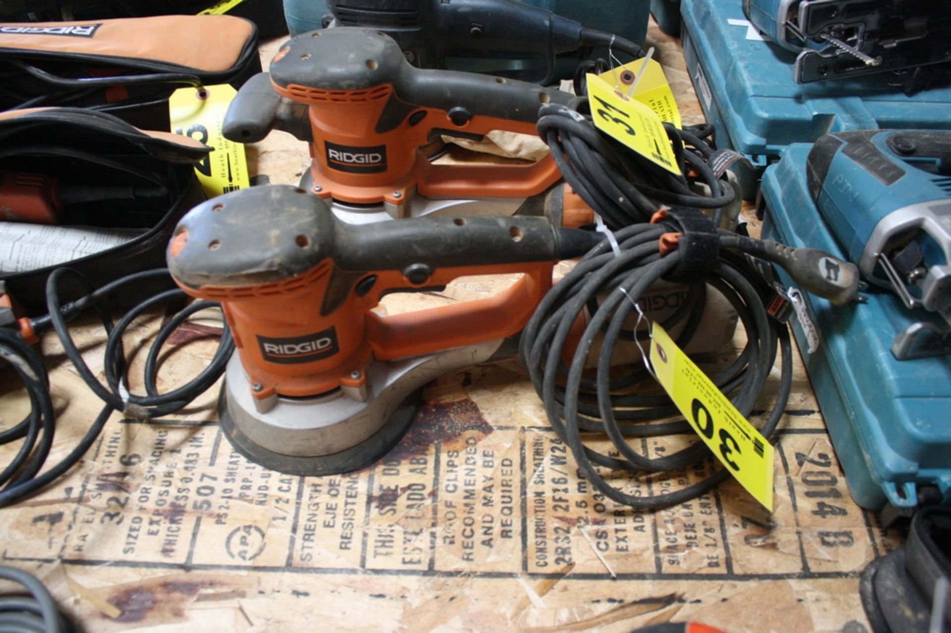 RIDGID MODEL R2611 ORBITAL SANDER