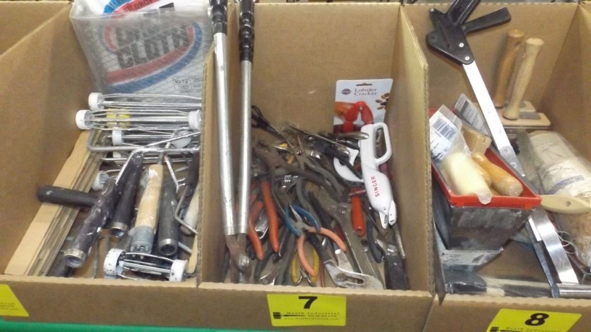 LARGE ASSORTMENT OF PLIERS IN BOX