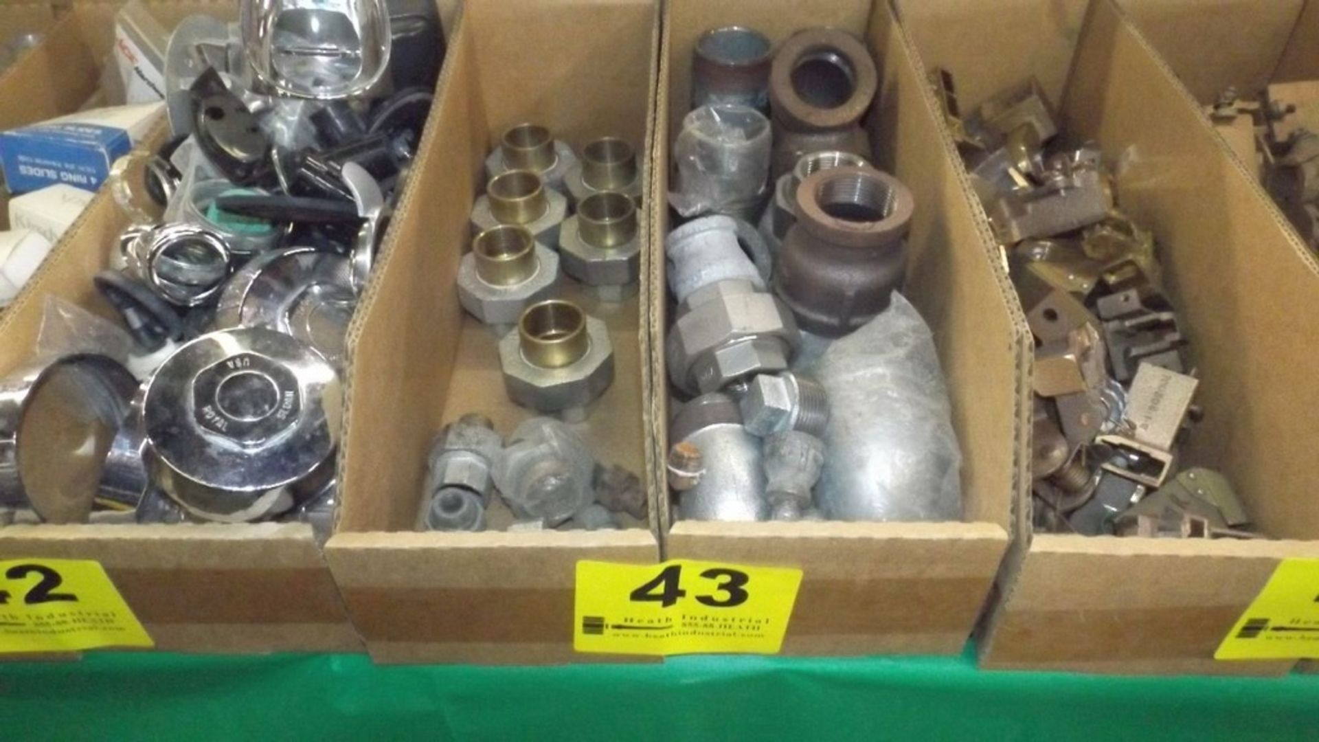 BOXES OF PIPE REDUCERS AND CONVERTORS